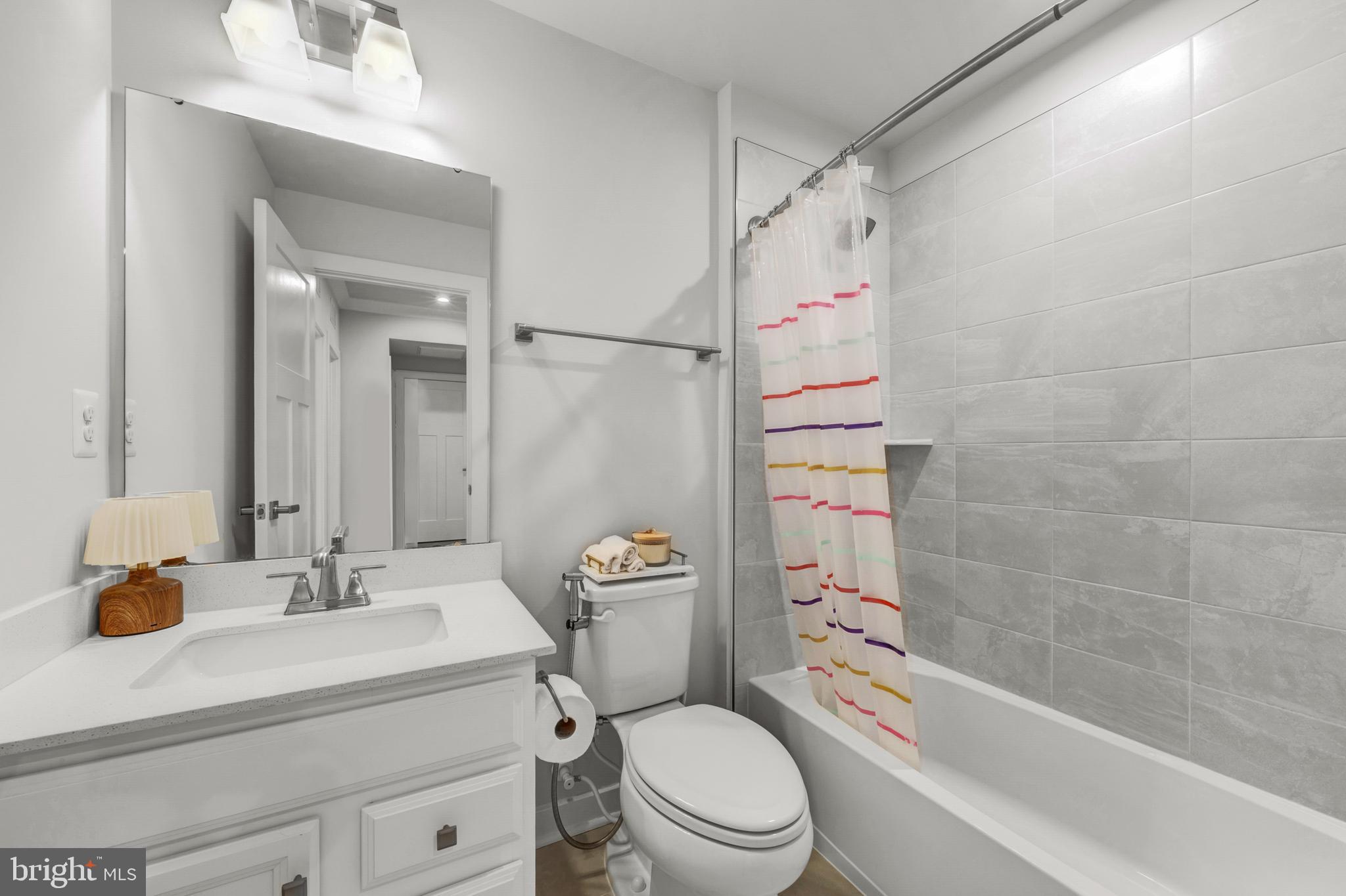 ARCOLA TOWN CENTER CONDO - Residential