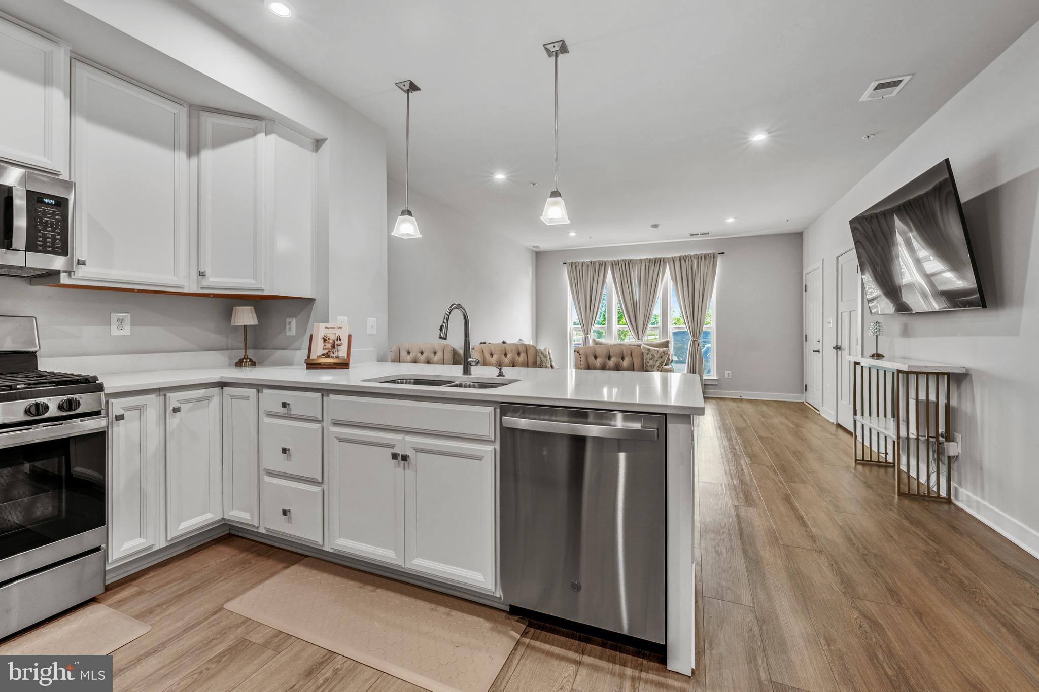 ARCOLA TOWN CENTER CONDO - Residential