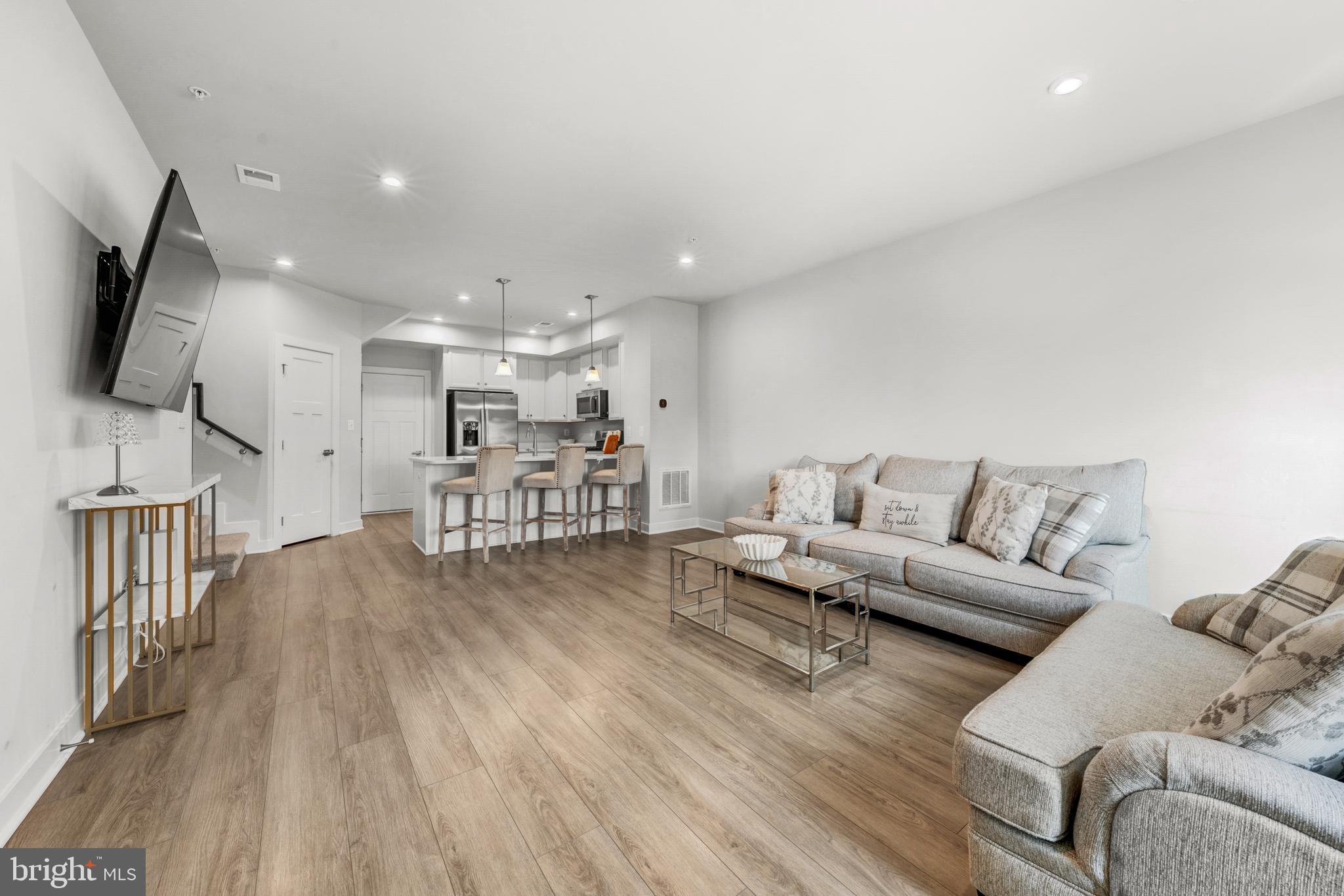 ARCOLA TOWN CENTER CONDO - Residential
