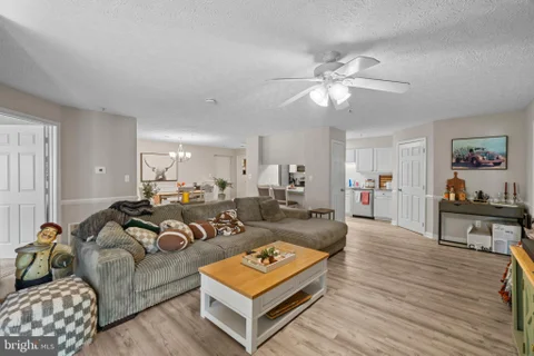 MLS: MDAA2156332