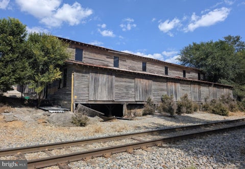 Photo of 1524 Country Club Road, HARRISONBURG, VA 22802 (MLS # VAHC2000642)