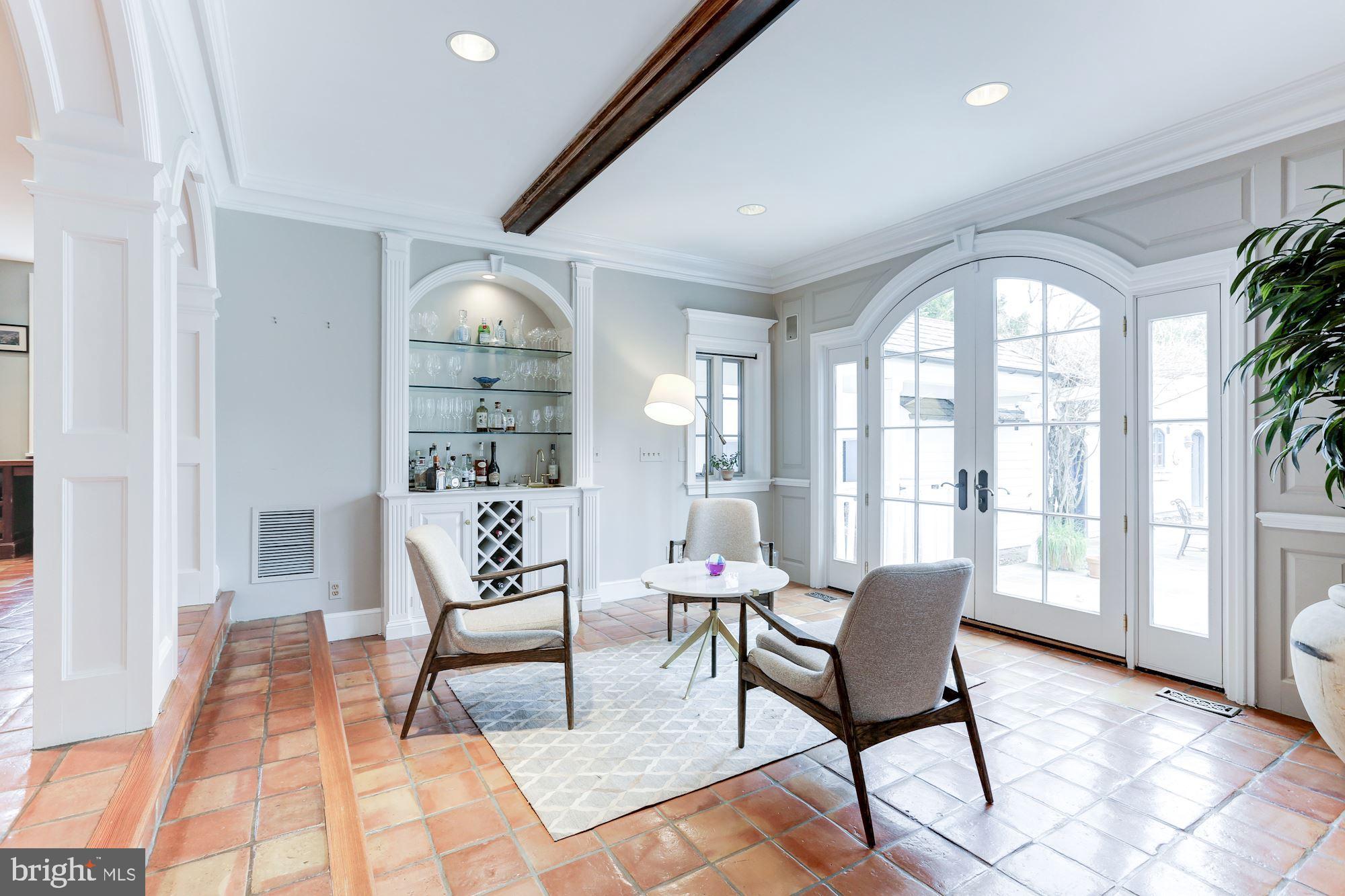 SALONA VILLAGE - Residential