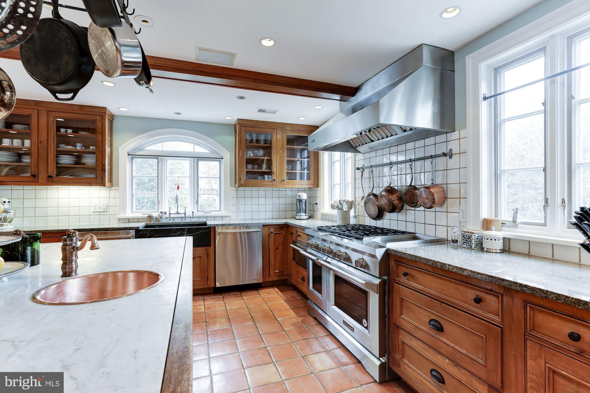 SALONA VILLAGE - Residential