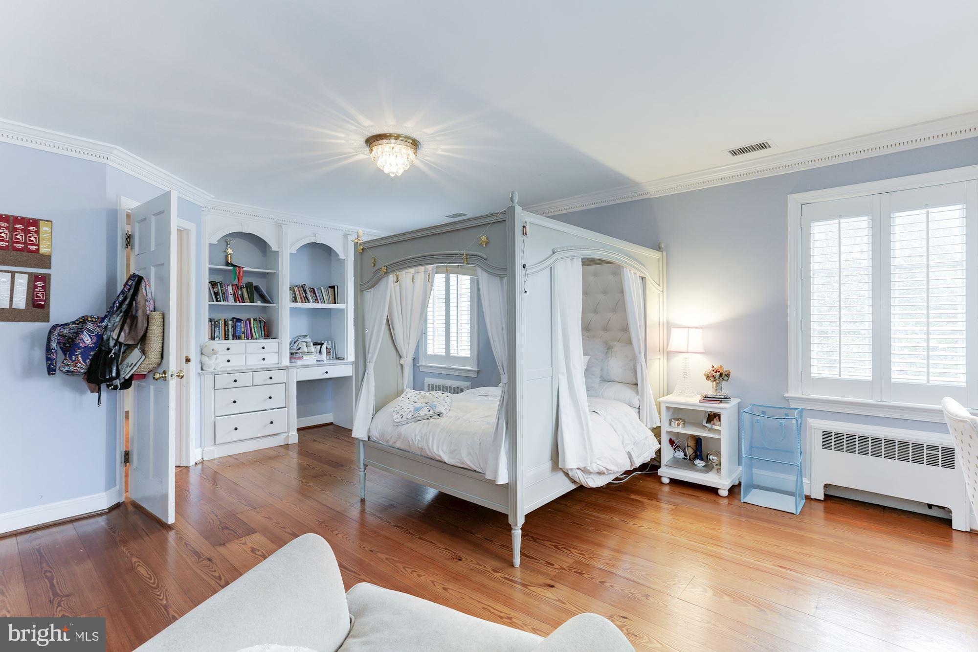 SALONA VILLAGE - Residential