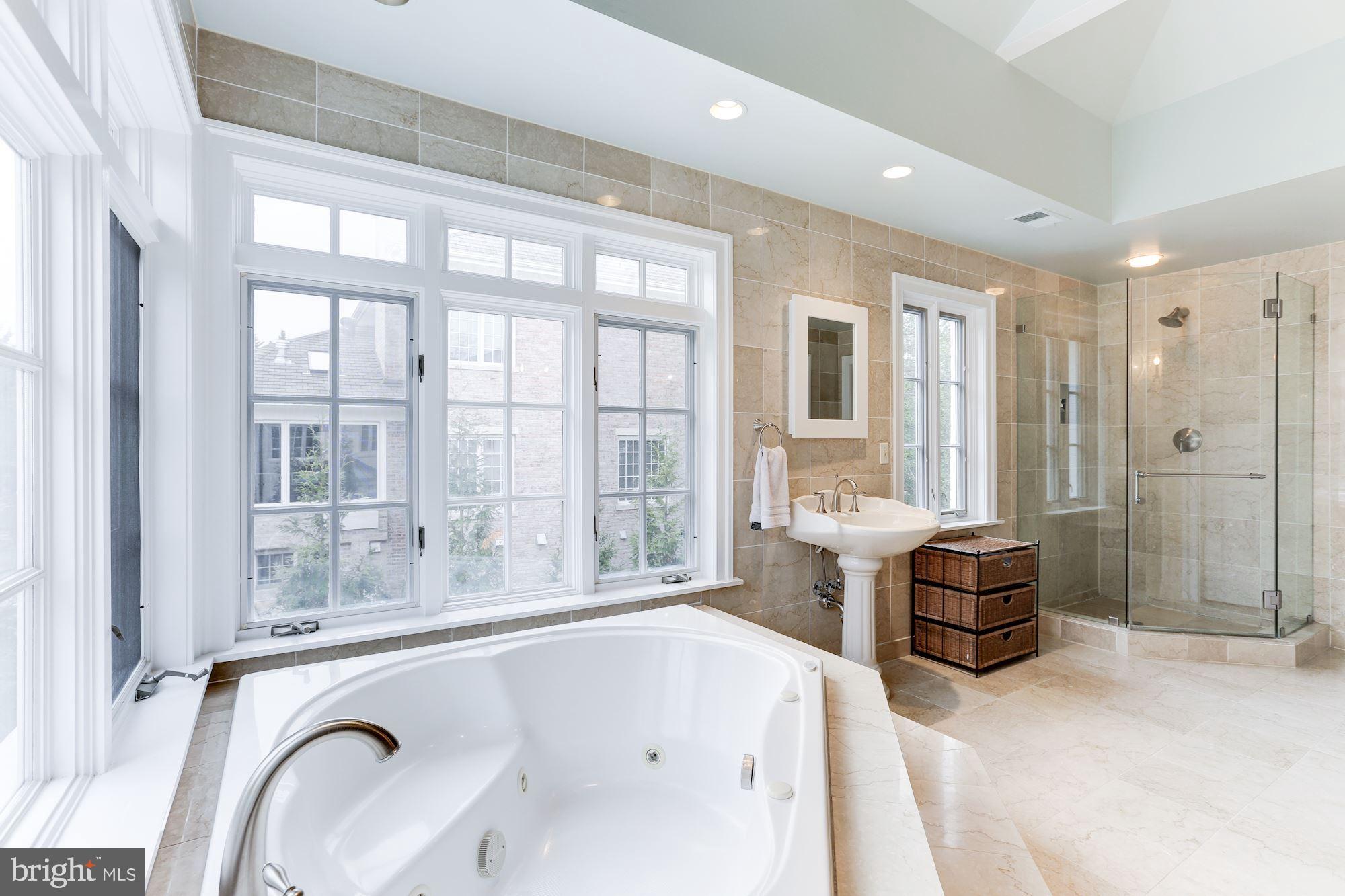 SALONA VILLAGE - Residential