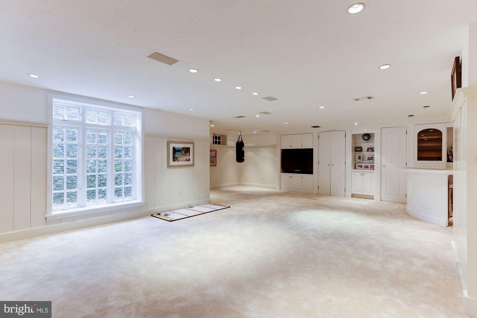 SALONA VILLAGE - Residential