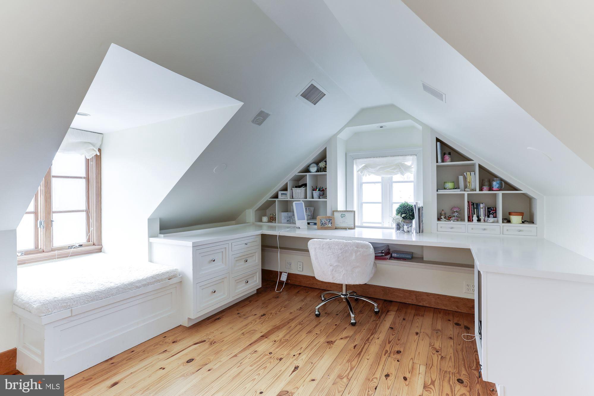 SALONA VILLAGE - Residential