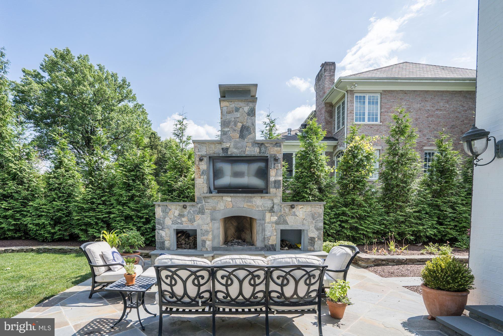 SALONA VILLAGE - Residential