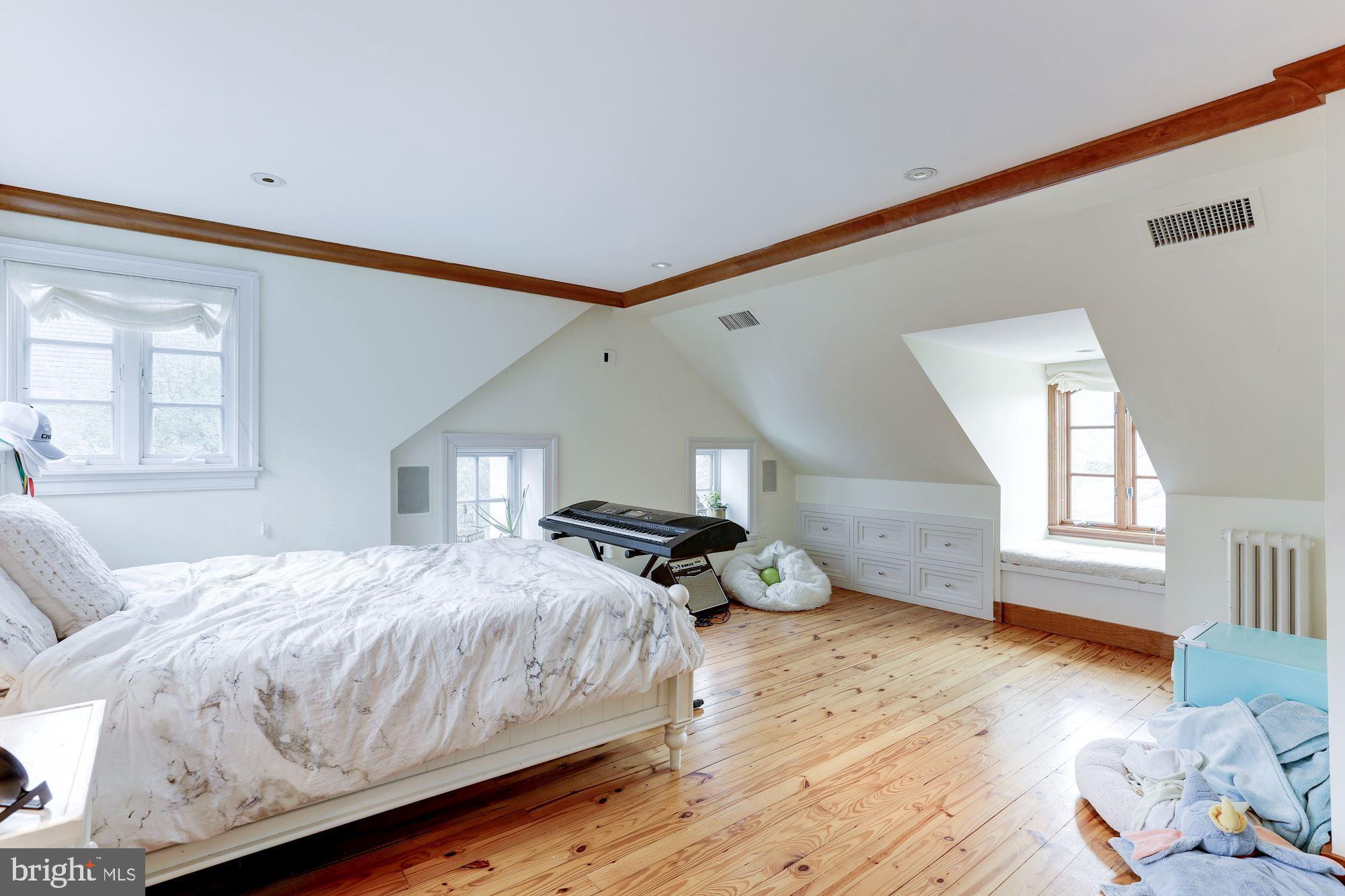 SALONA VILLAGE - Residential