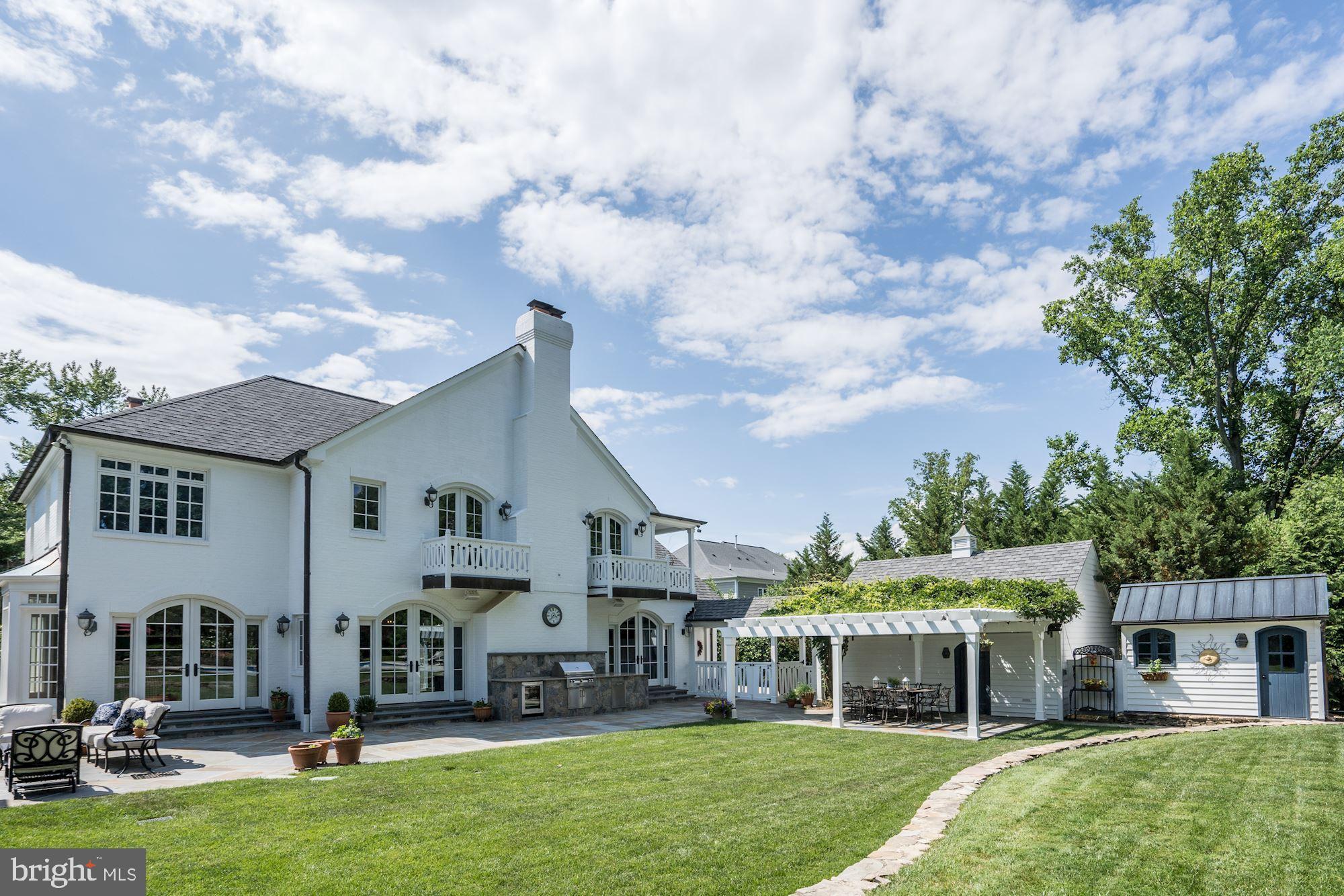 SALONA VILLAGE - Residential