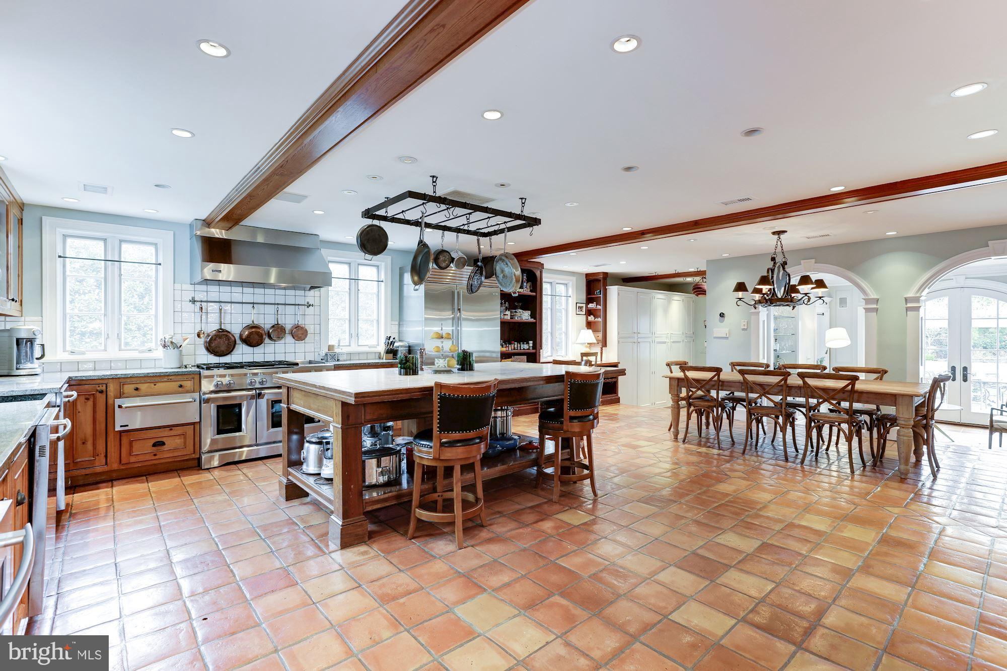 SALONA VILLAGE - Residential