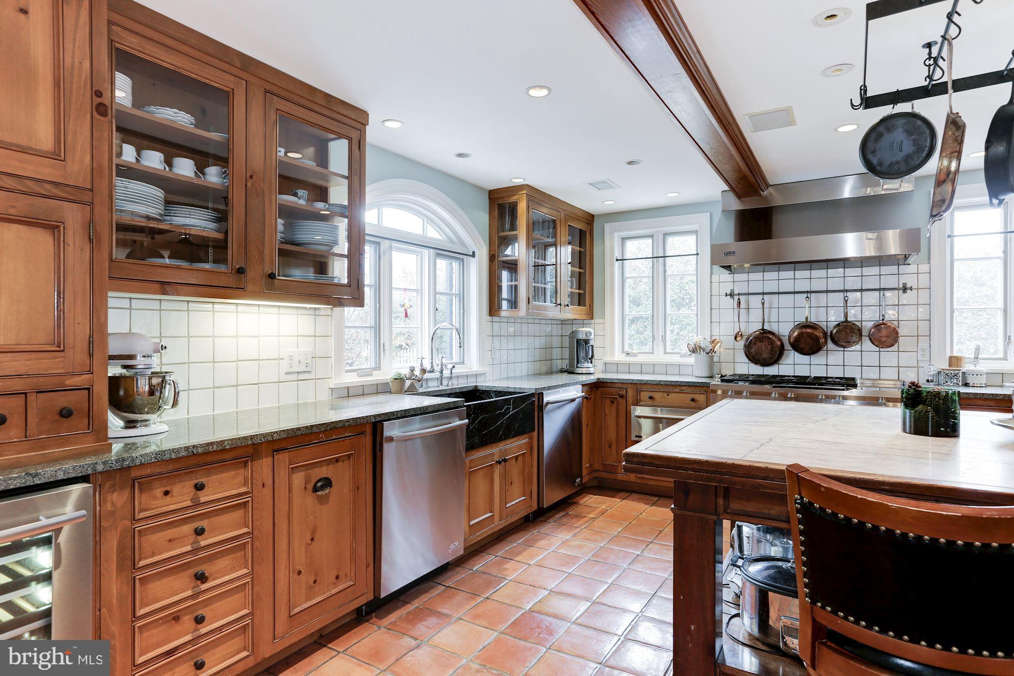 SALONA VILLAGE - Residential