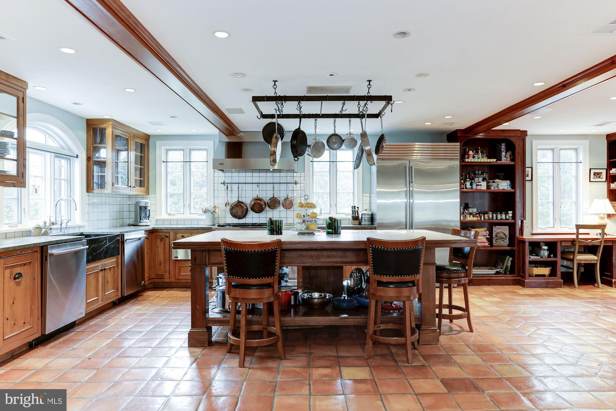 SALONA VILLAGE - Residential