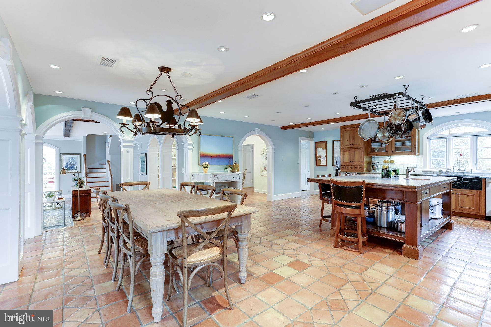 SALONA VILLAGE - Residential