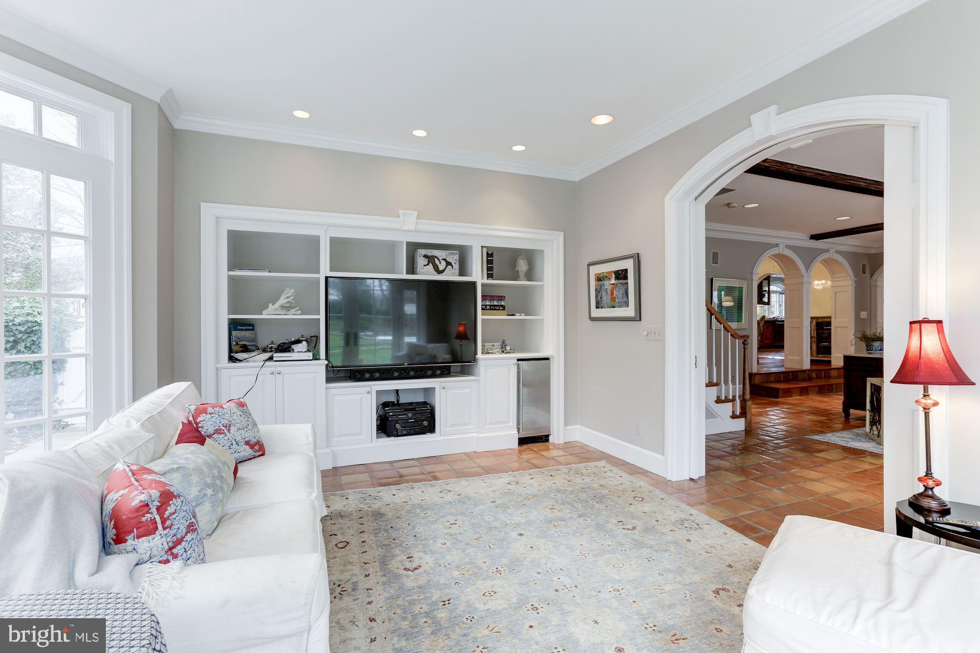 SALONA VILLAGE - Residential