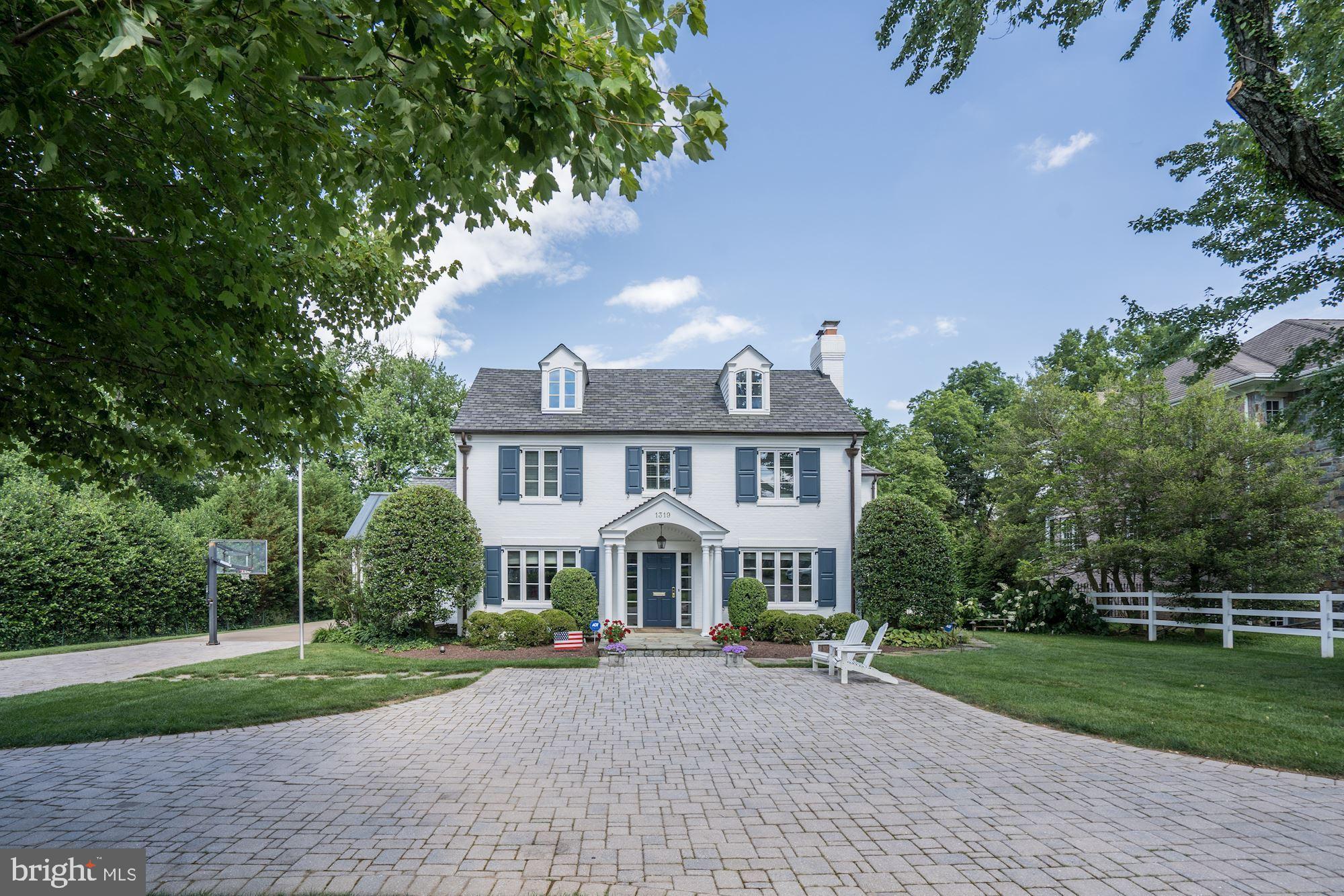 SALONA VILLAGE - Residential