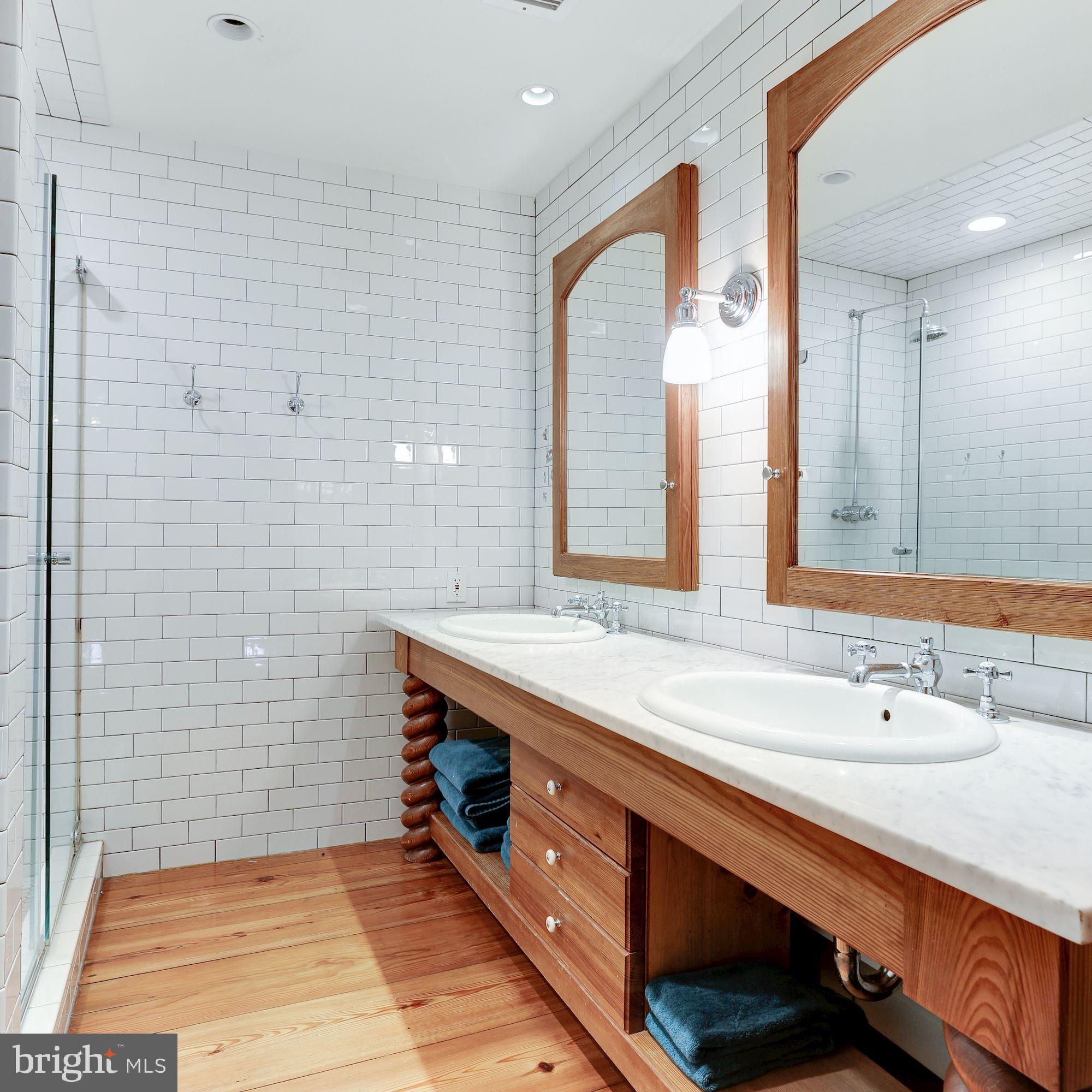 SALONA VILLAGE - Residential