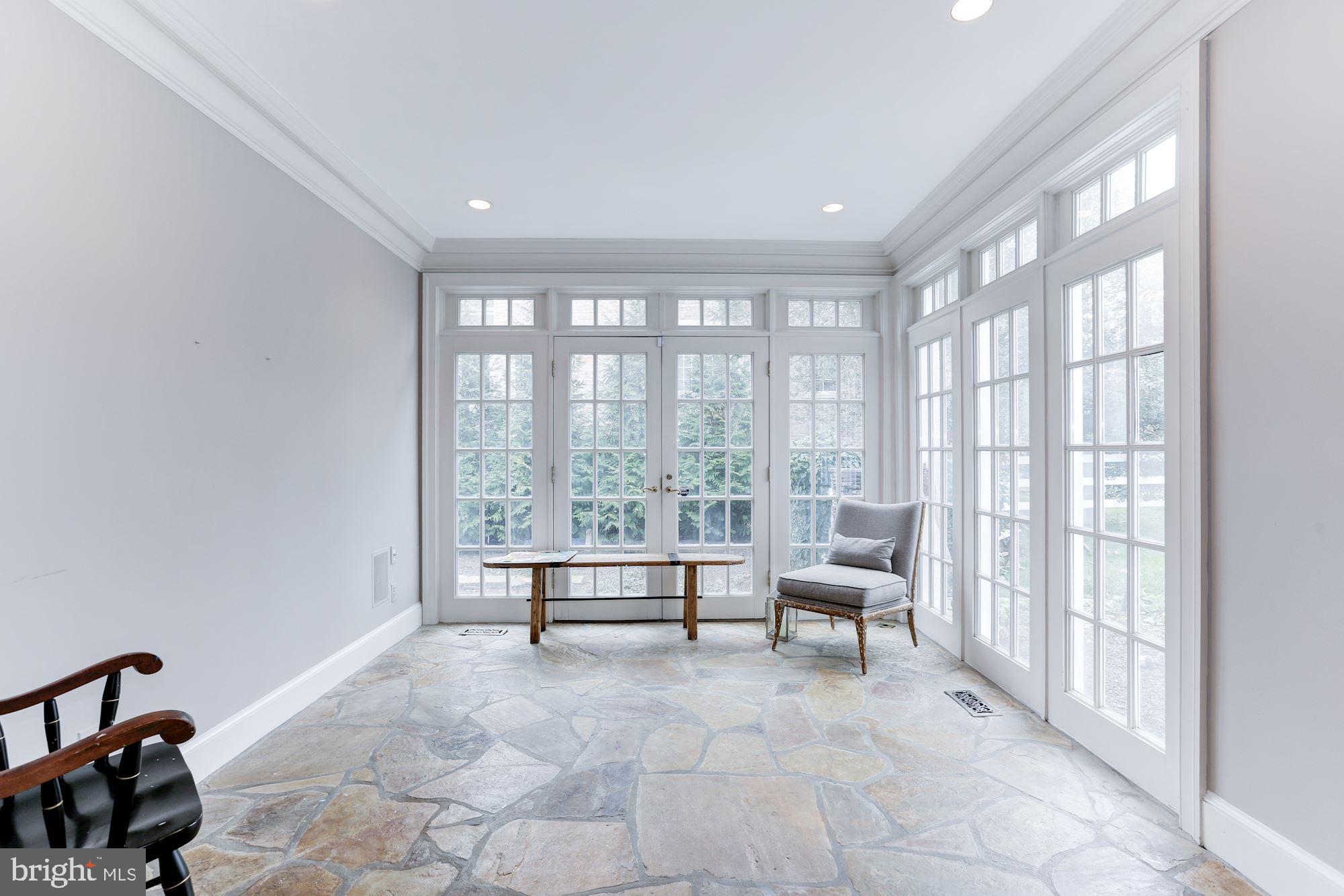 SALONA VILLAGE - Residential