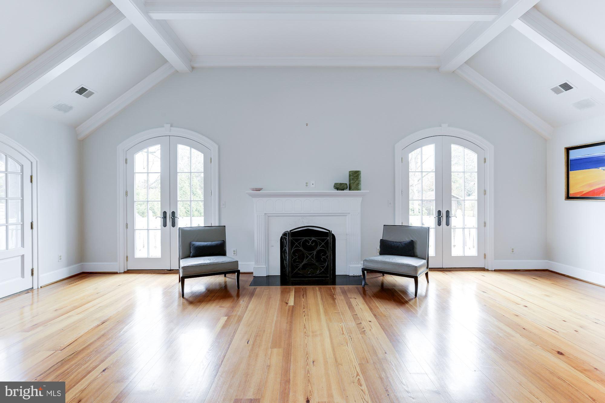 SALONA VILLAGE - Residential