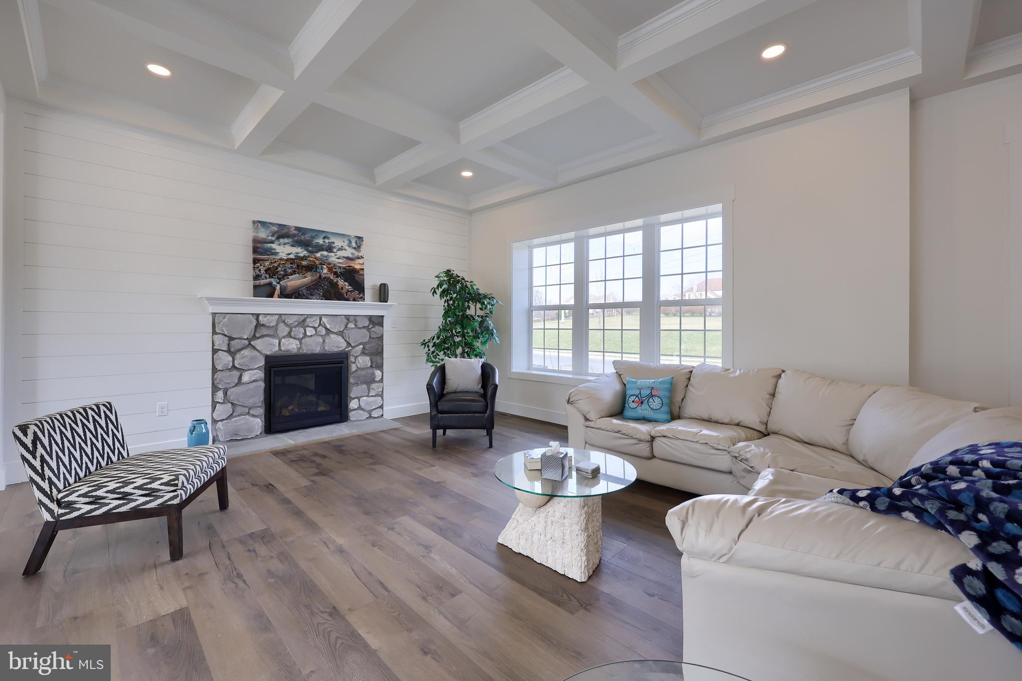 6447 MOLINE LANE