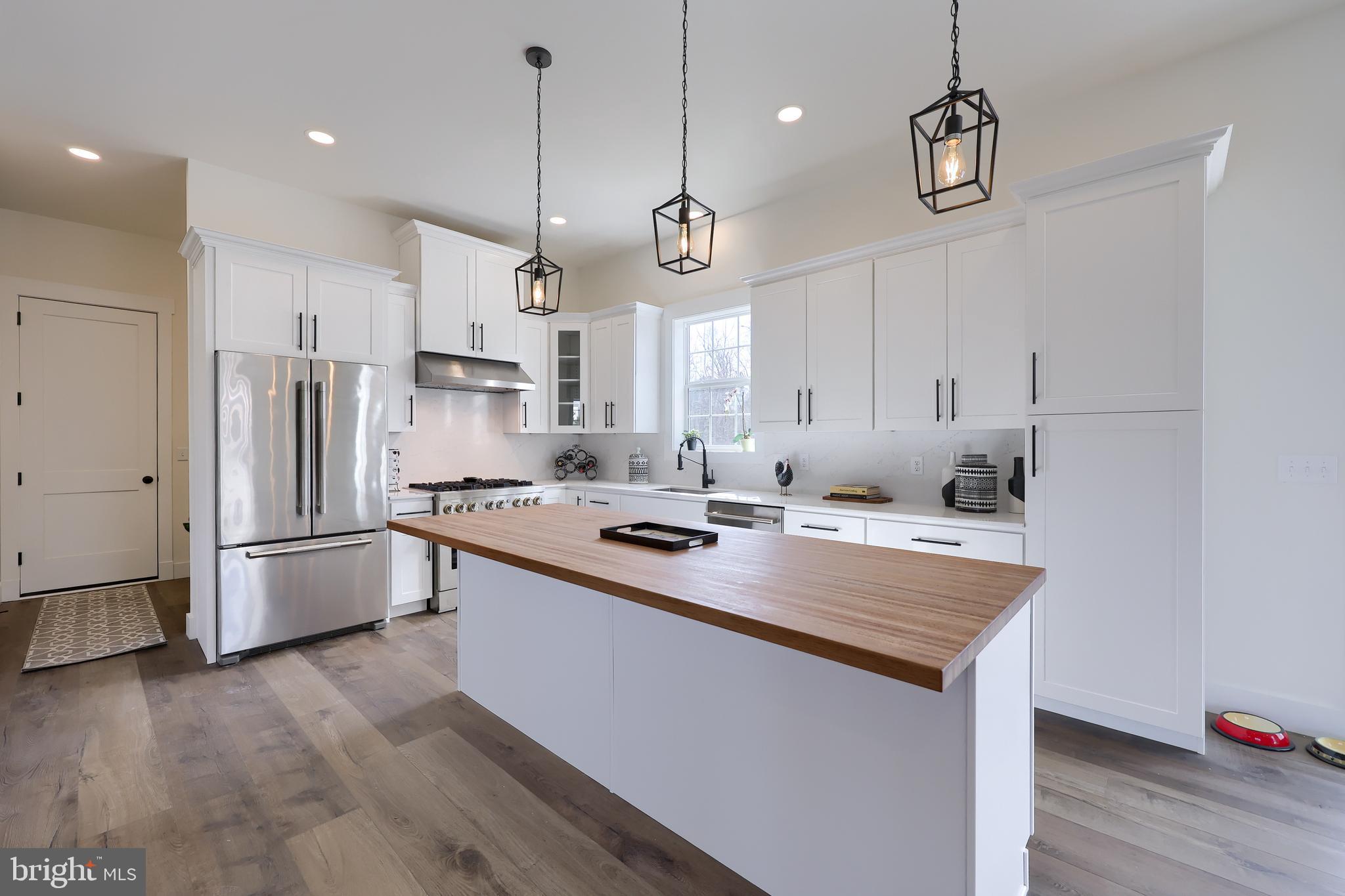 6447 MOLINE LANE