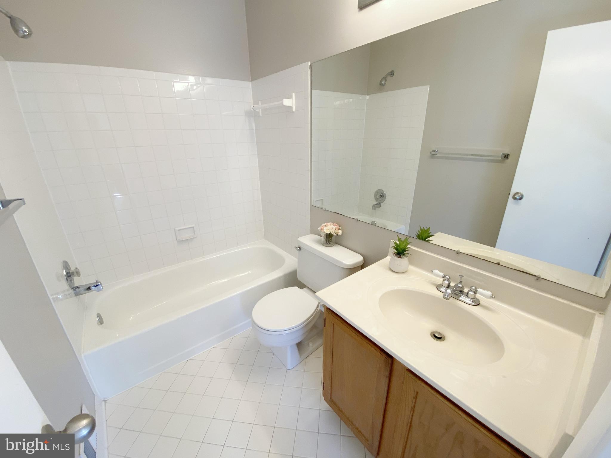 WILLOW COVE TOWNHOMES - Residential