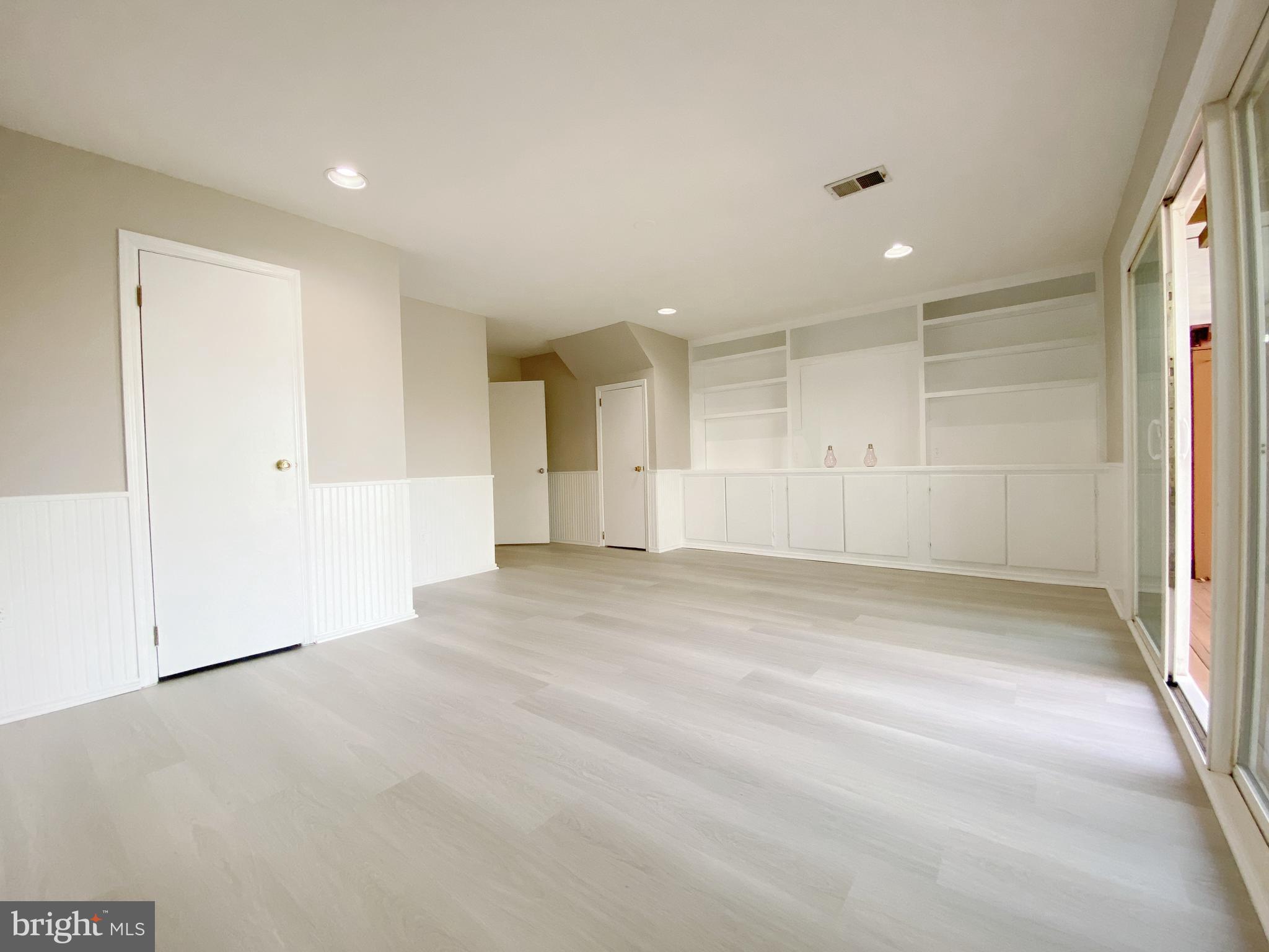 WILLOW COVE TOWNHOMES - Residential