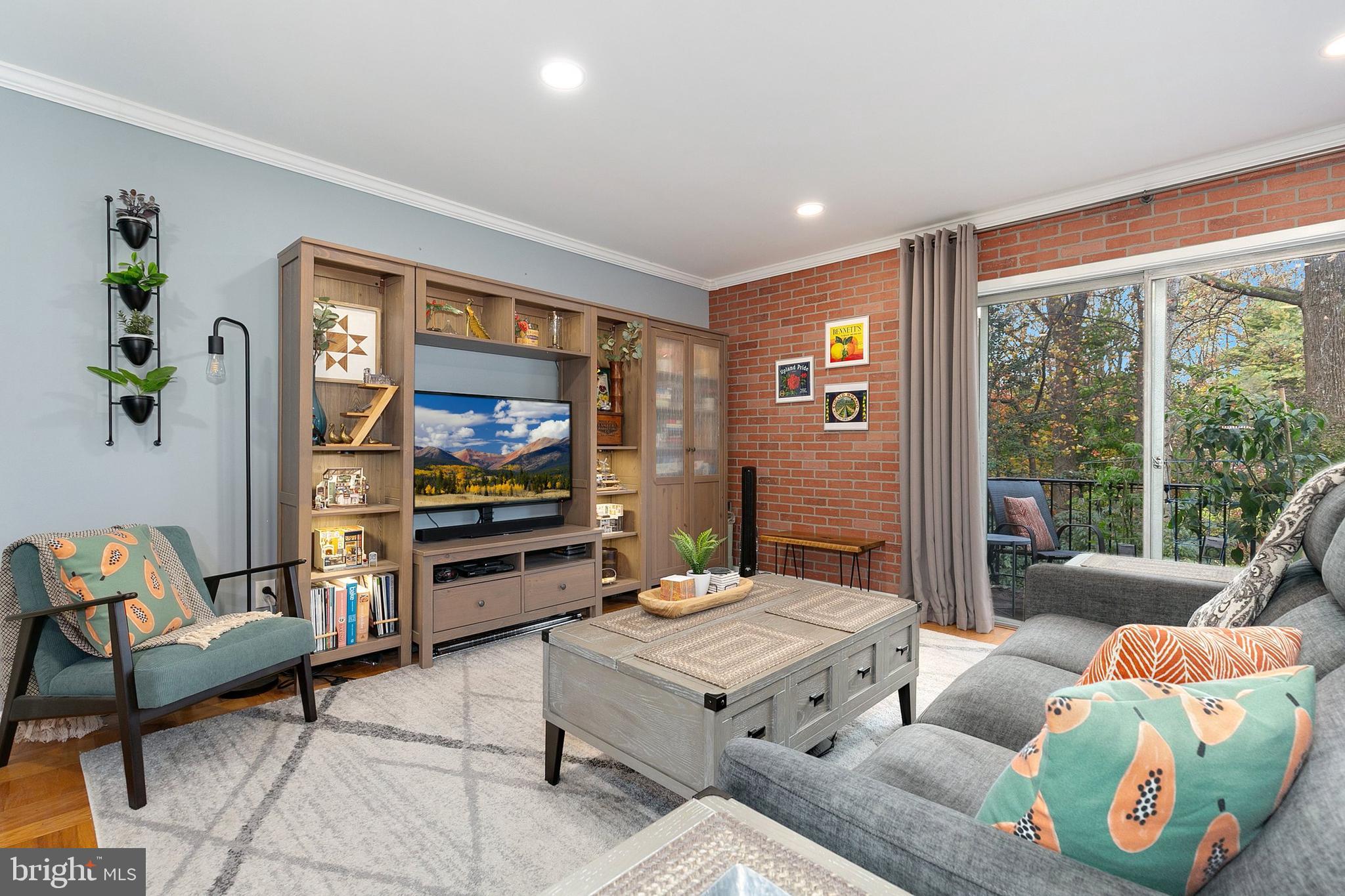 PARKSIDE CONDOMINIUMS - Residential