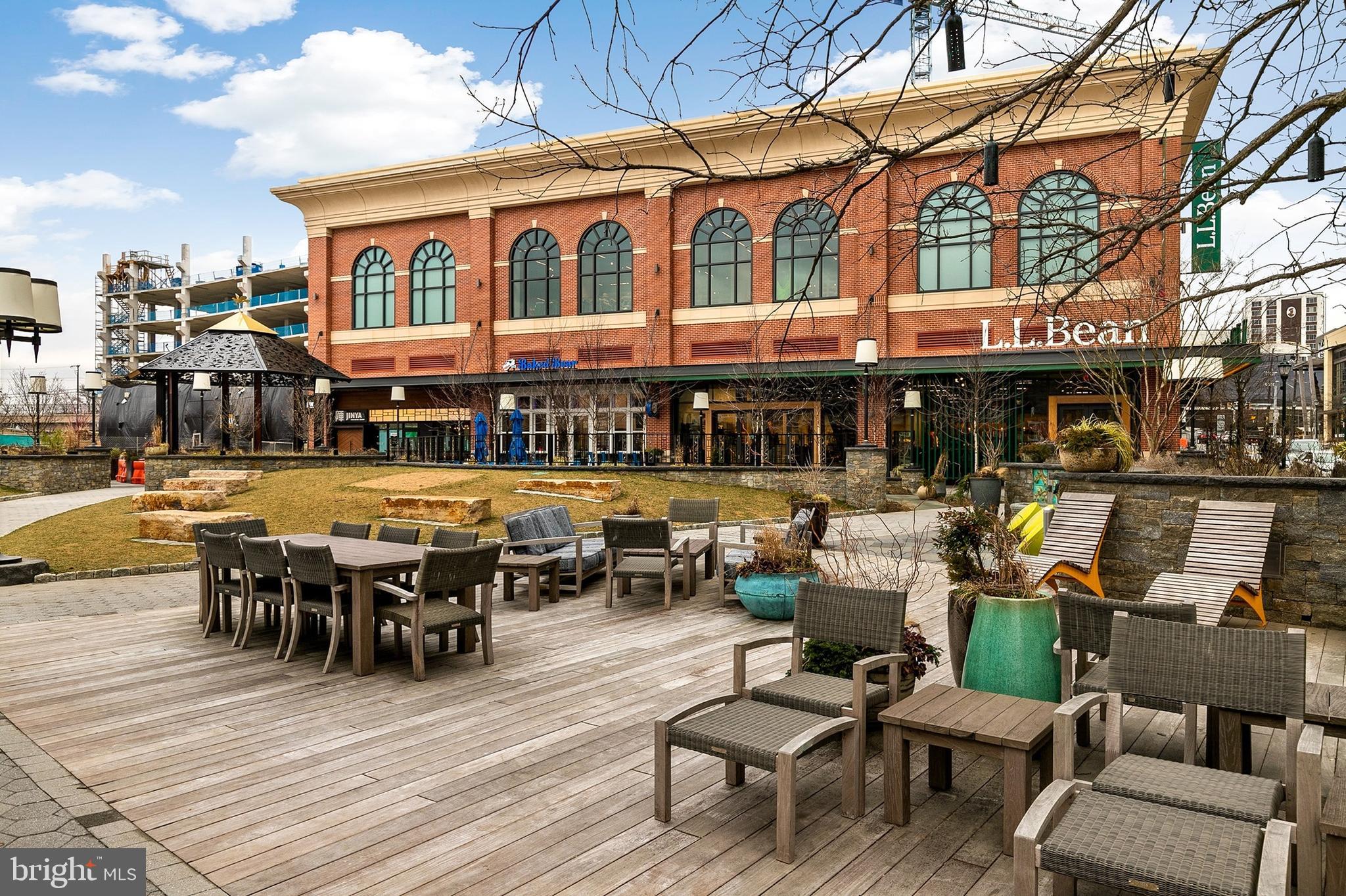 PARKSIDE CONDOMINIUMS - Residential