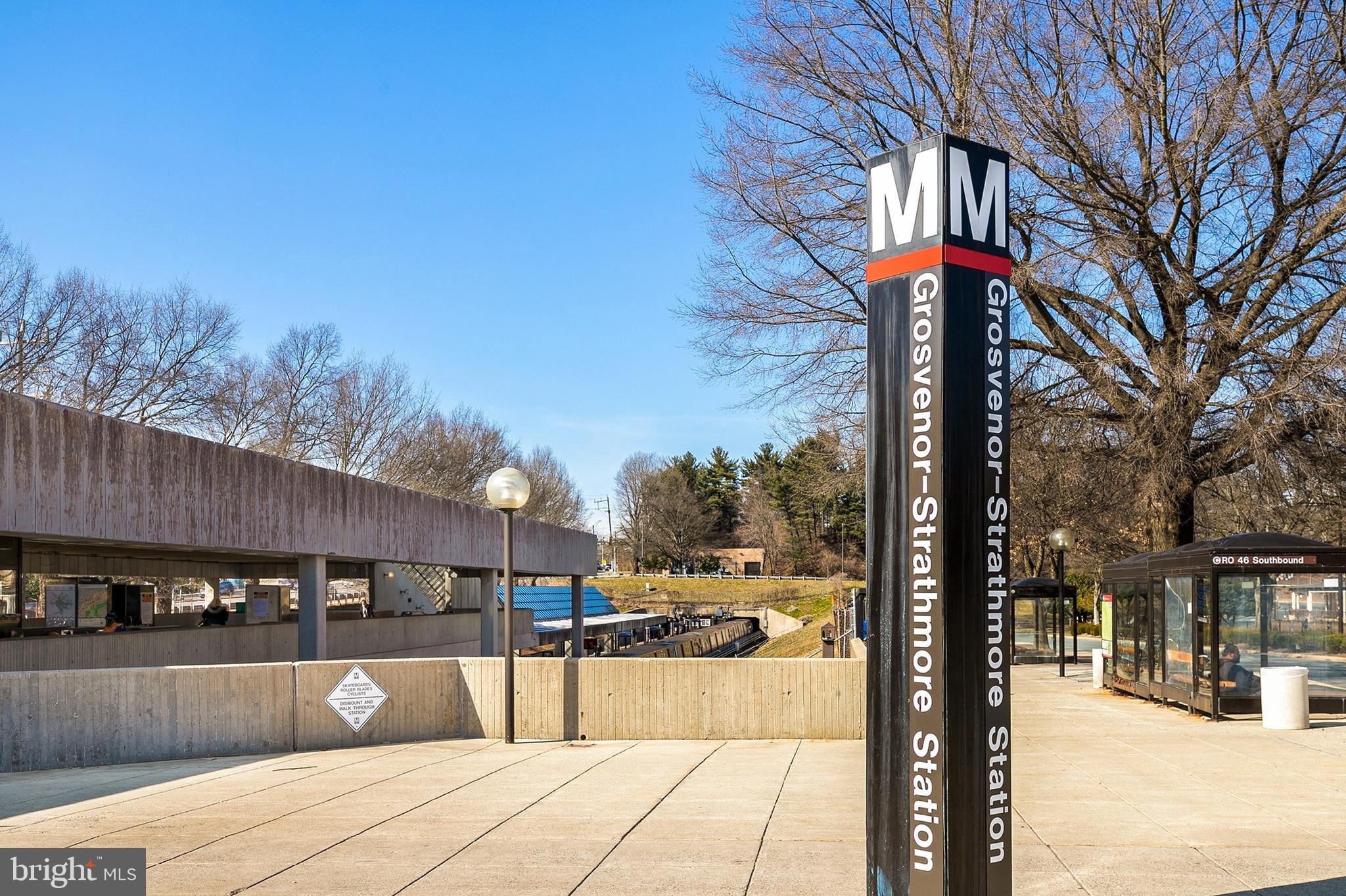 PARKSIDE CONDOMINIUMS - Residential