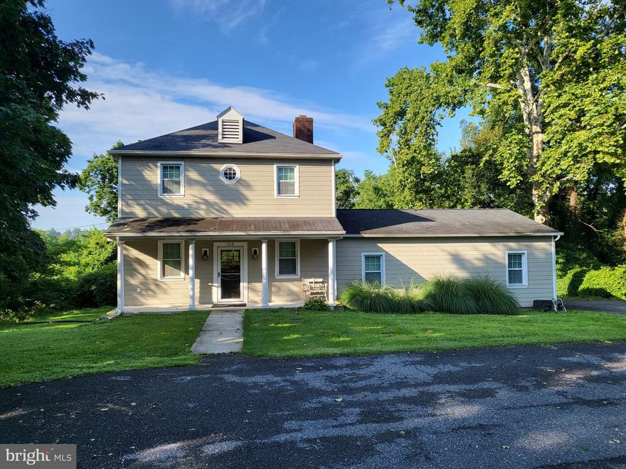 Move-in ready colonial in Lutherville with great curb appeal. Convenient location to commuter routes, shopping and restaurants. Almost 1 acre tucked back off W Seminary Ave.