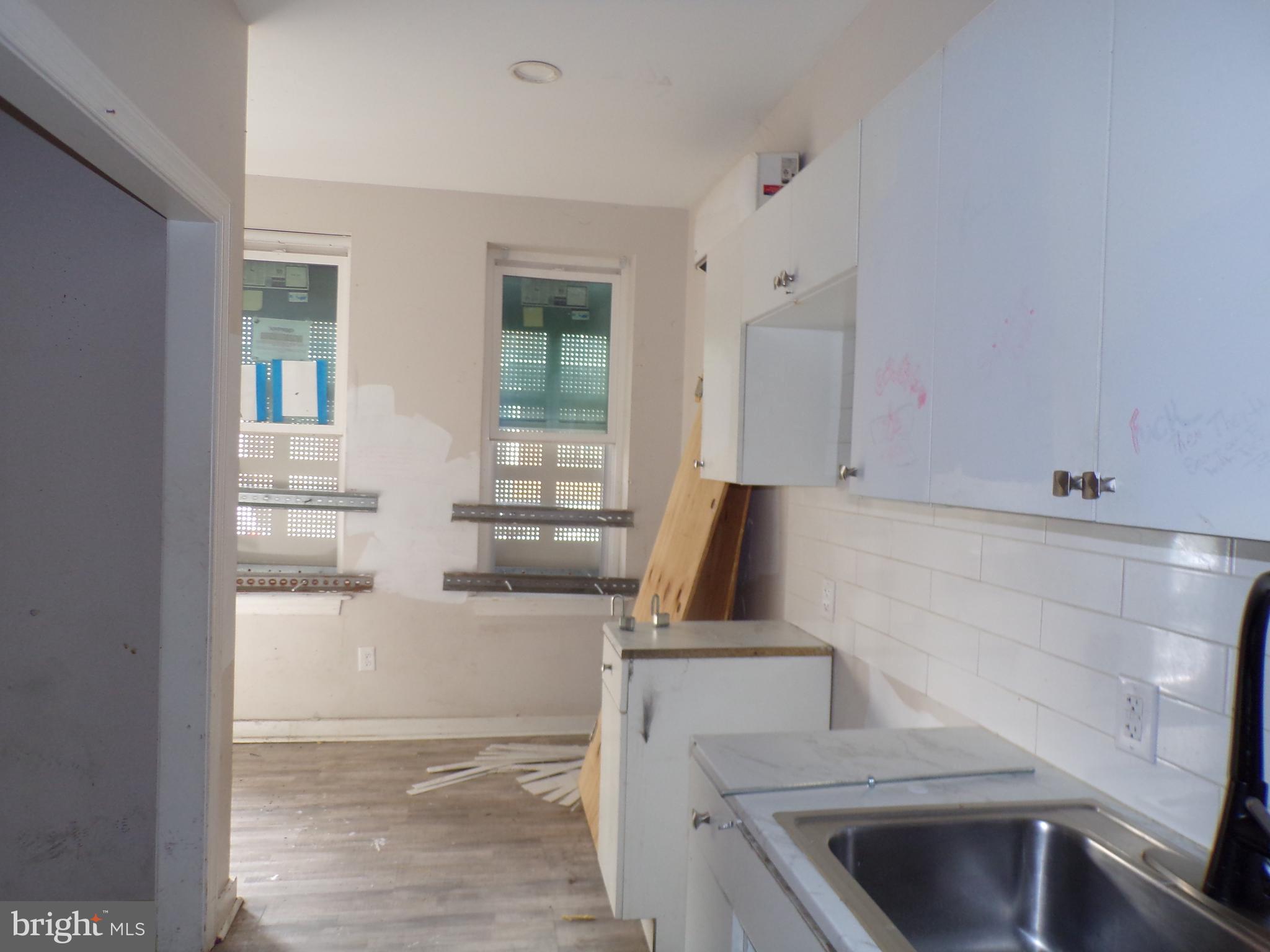 KENSINGTON - Residential