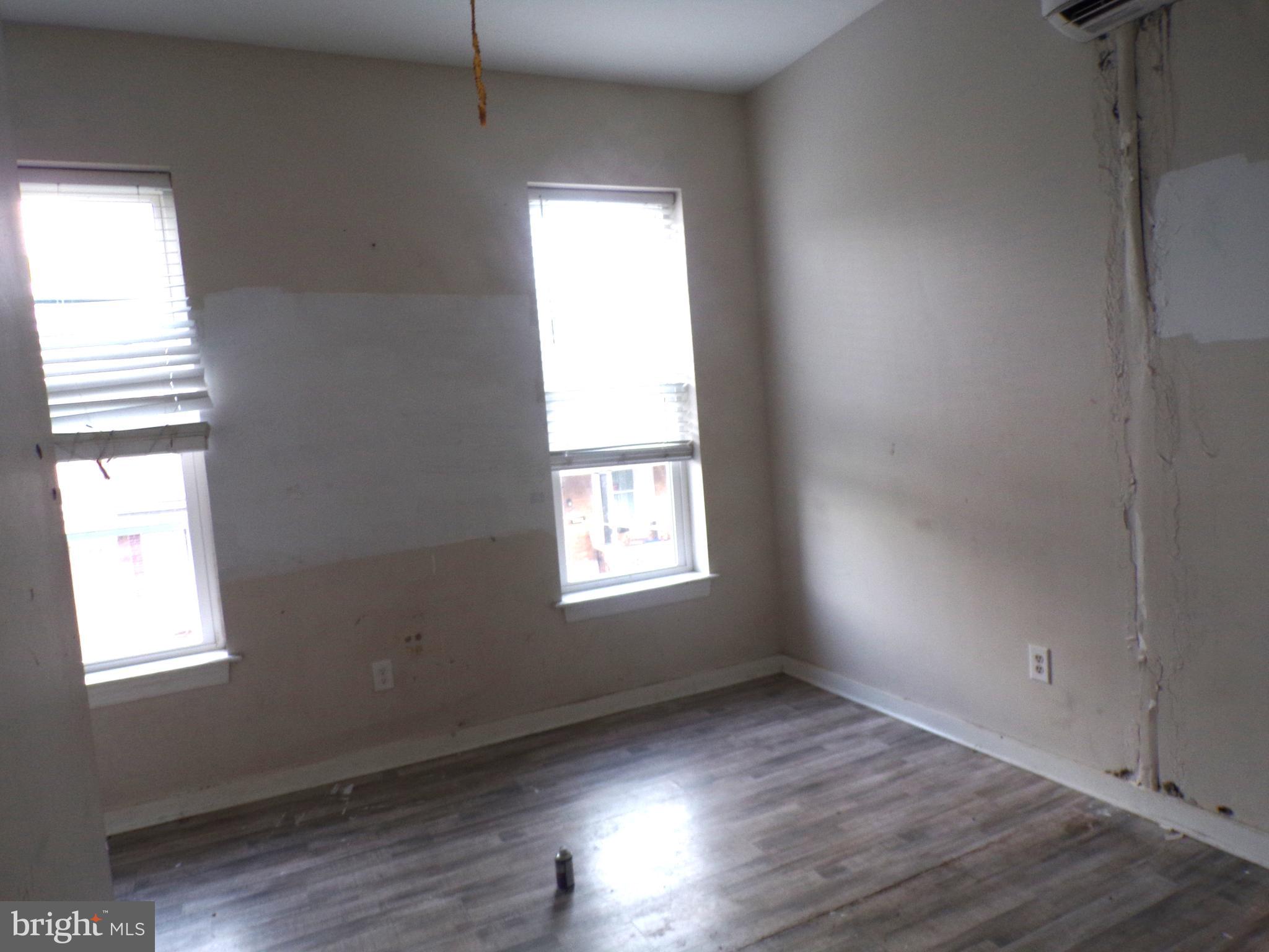 KENSINGTON - Residential