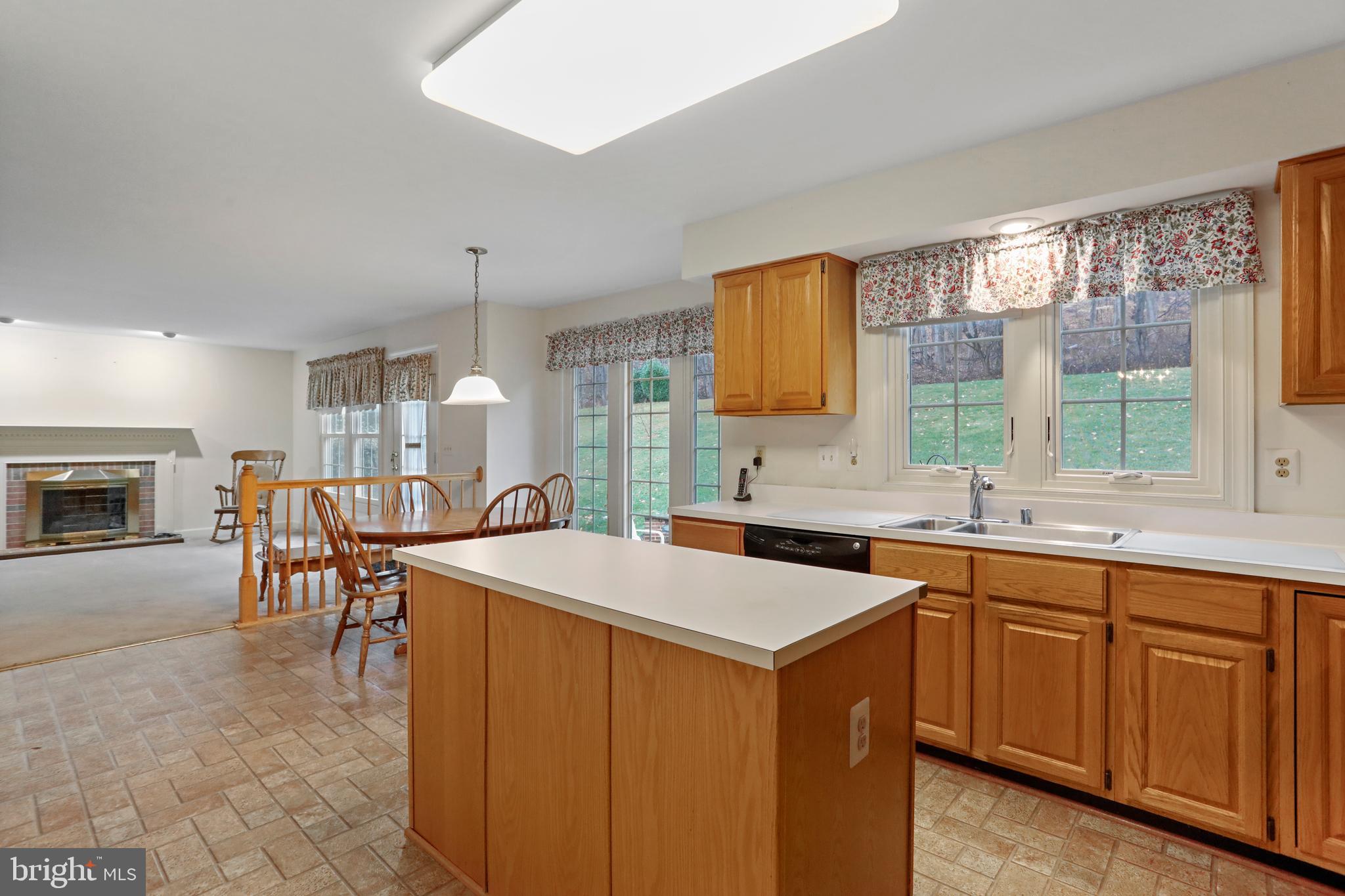 WOODLEA MANOR - Residential