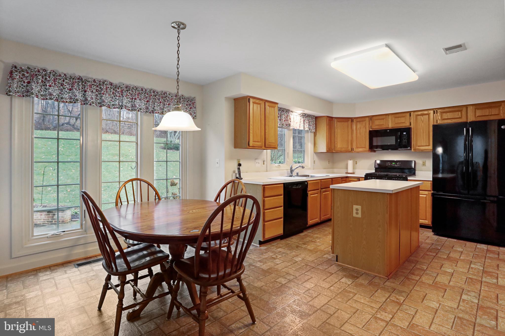 WOODLEA MANOR - Residential