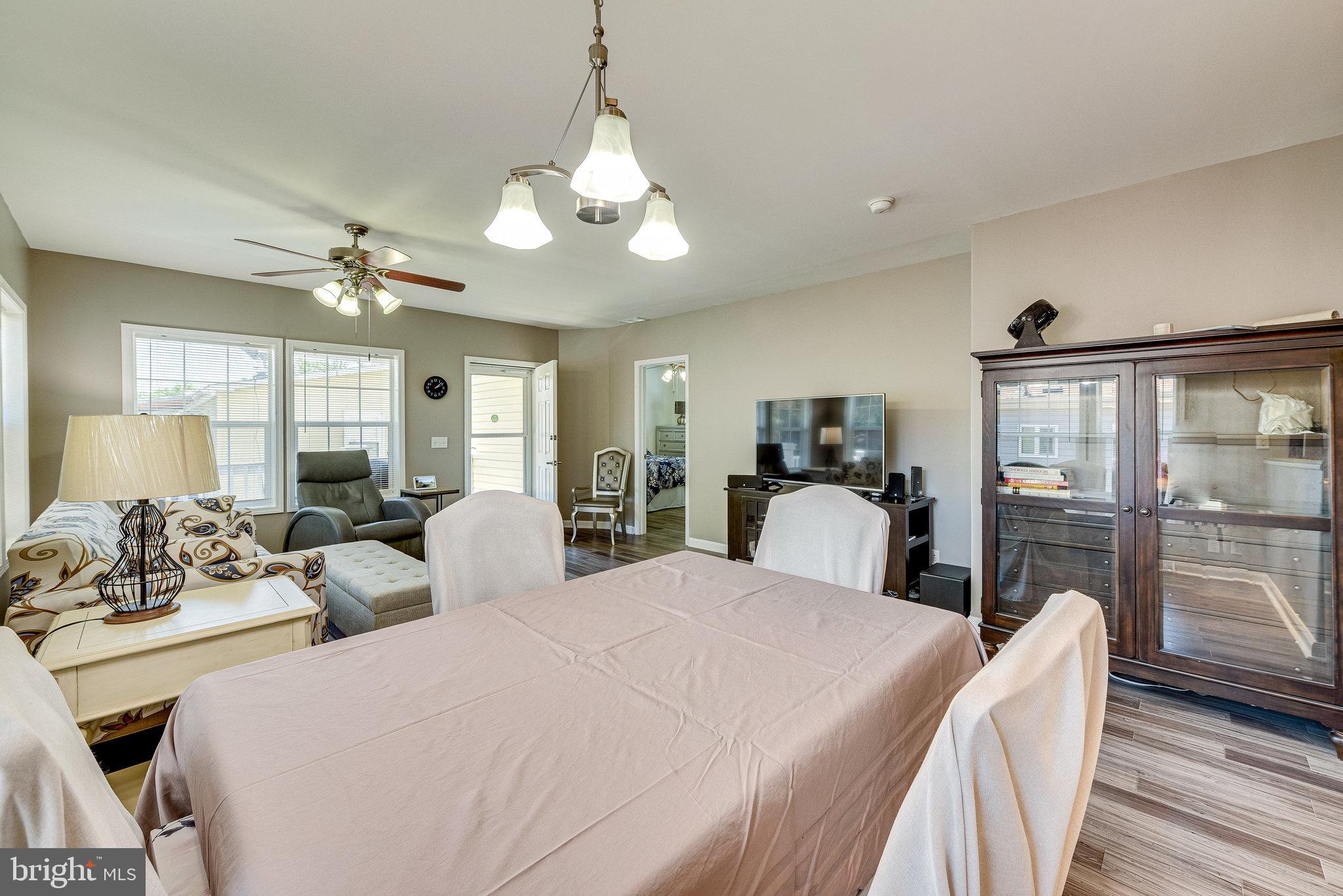 MEADOWS OF CHANTILLY - Residential