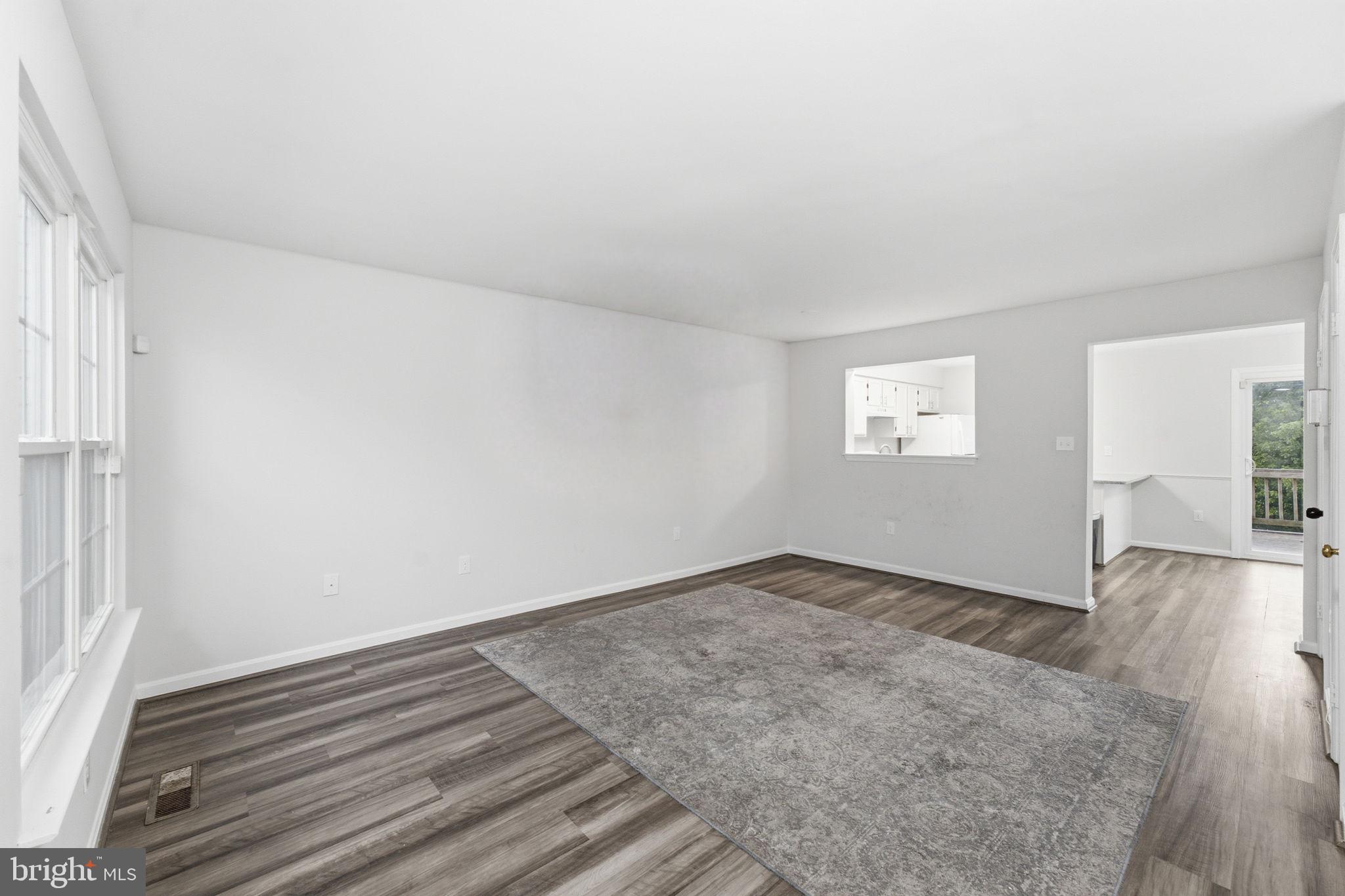 302 MOSEBY COURT