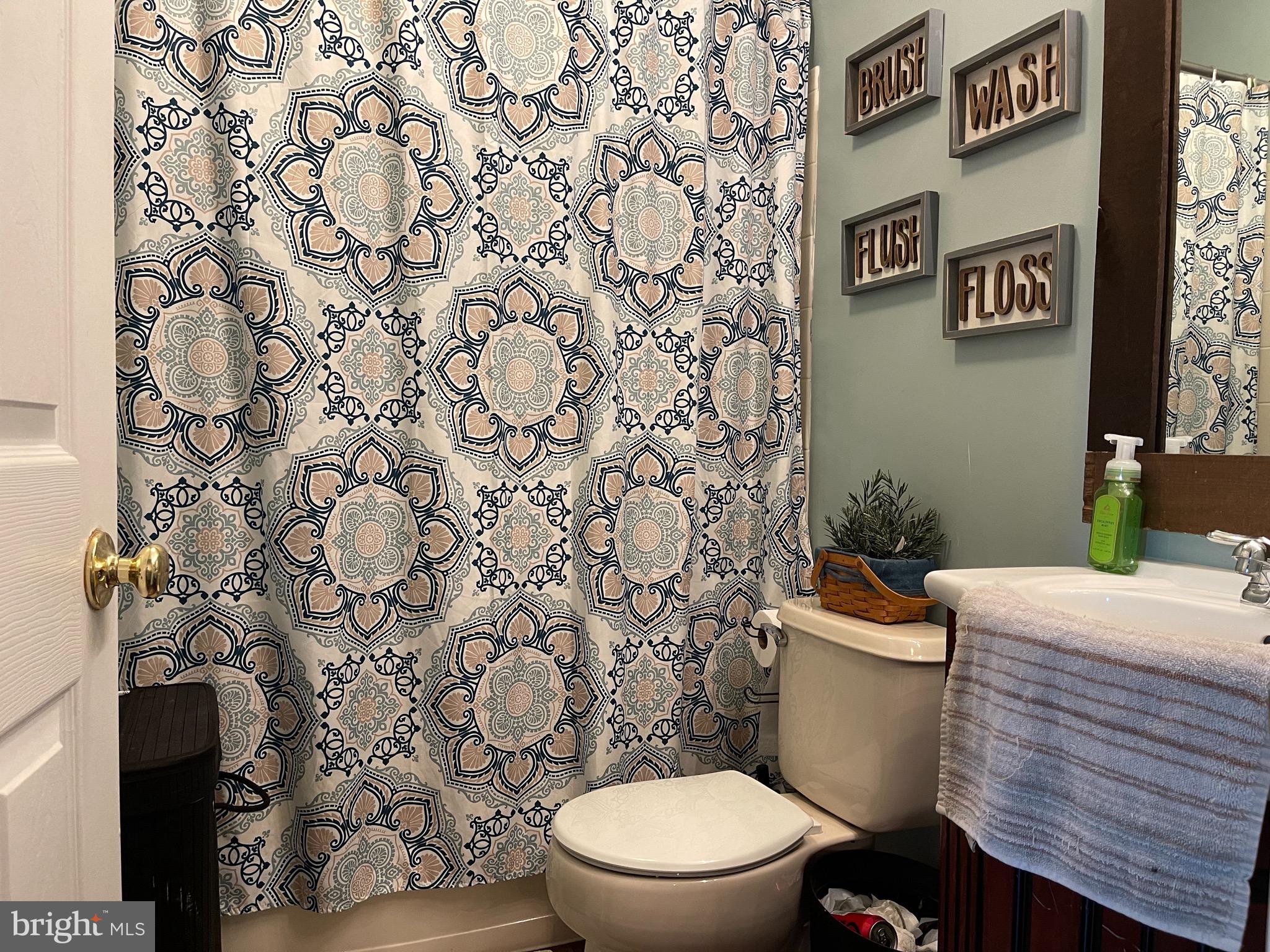 BEACHWOOD ESTATES - Residential