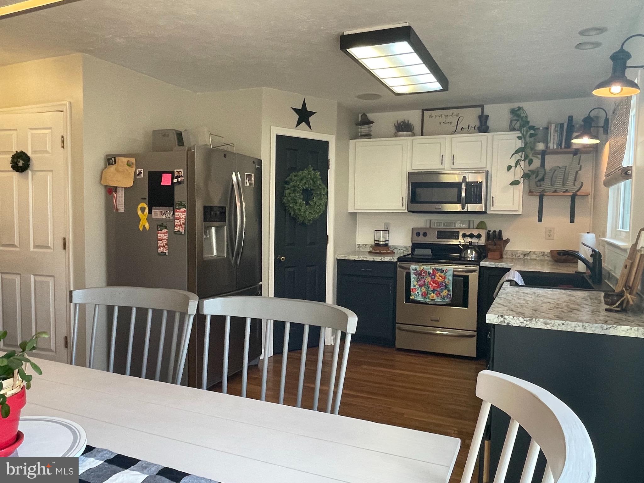 BEACHWOOD ESTATES - Residential