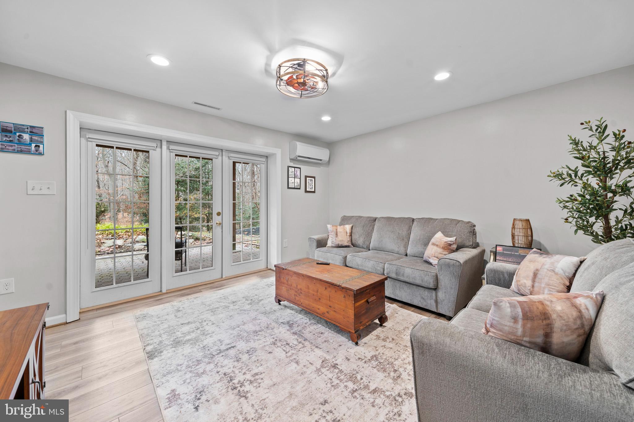 SMITHS PURCHASE - Residential