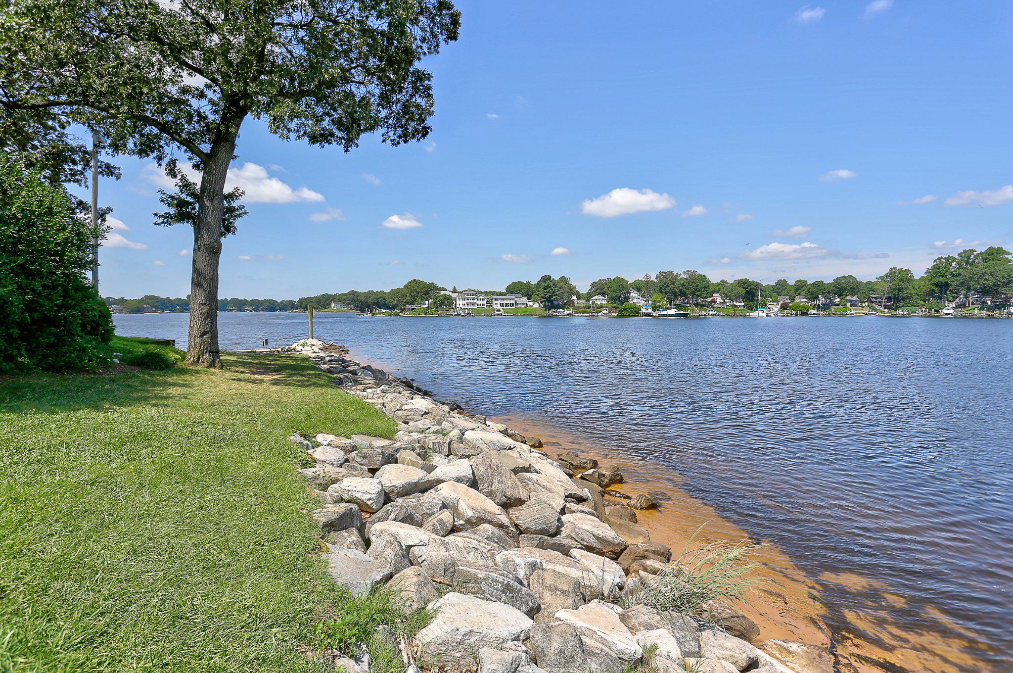 ELIZABETHS LANDING - Residential