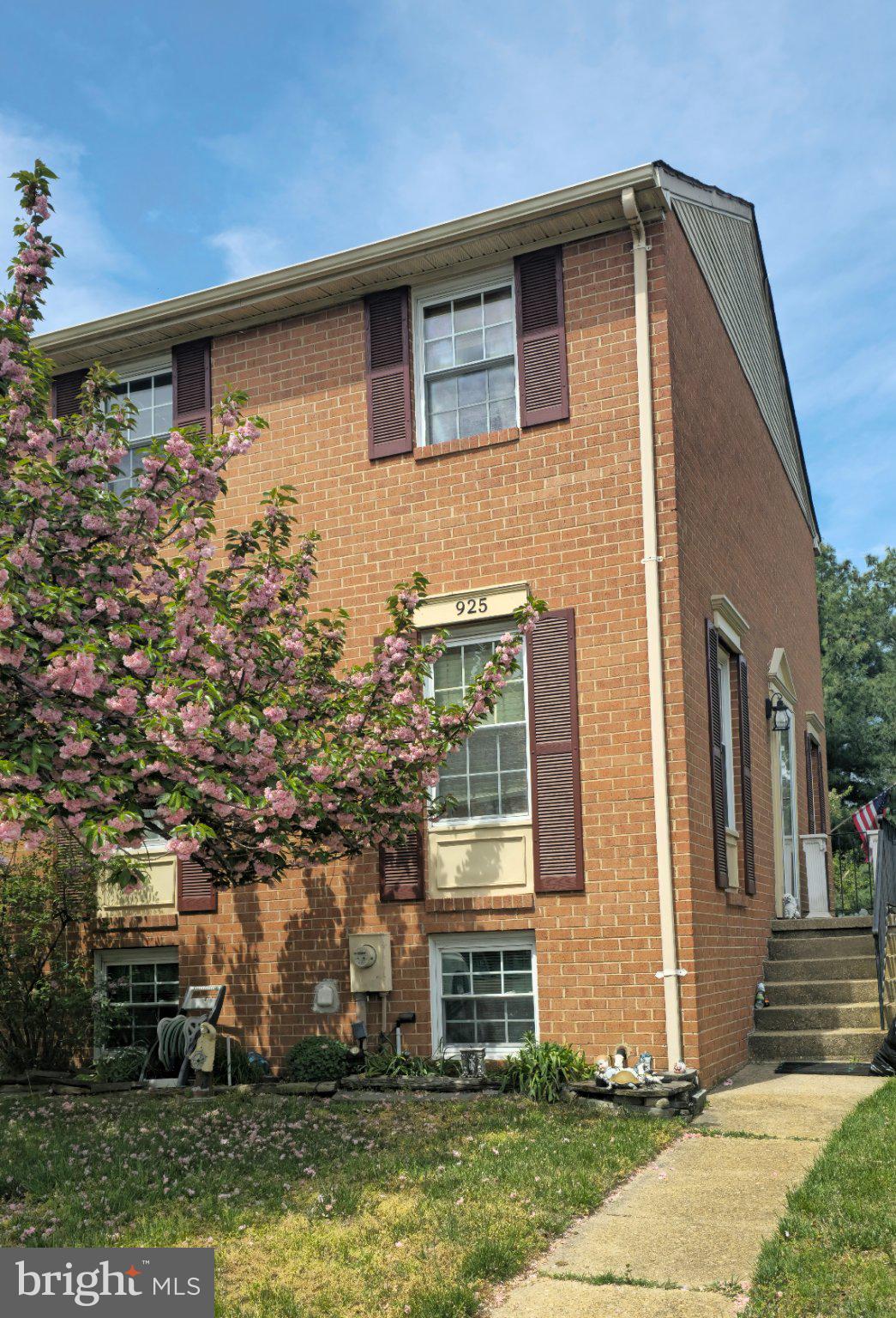 ELIZABETHS LANDING - Residential