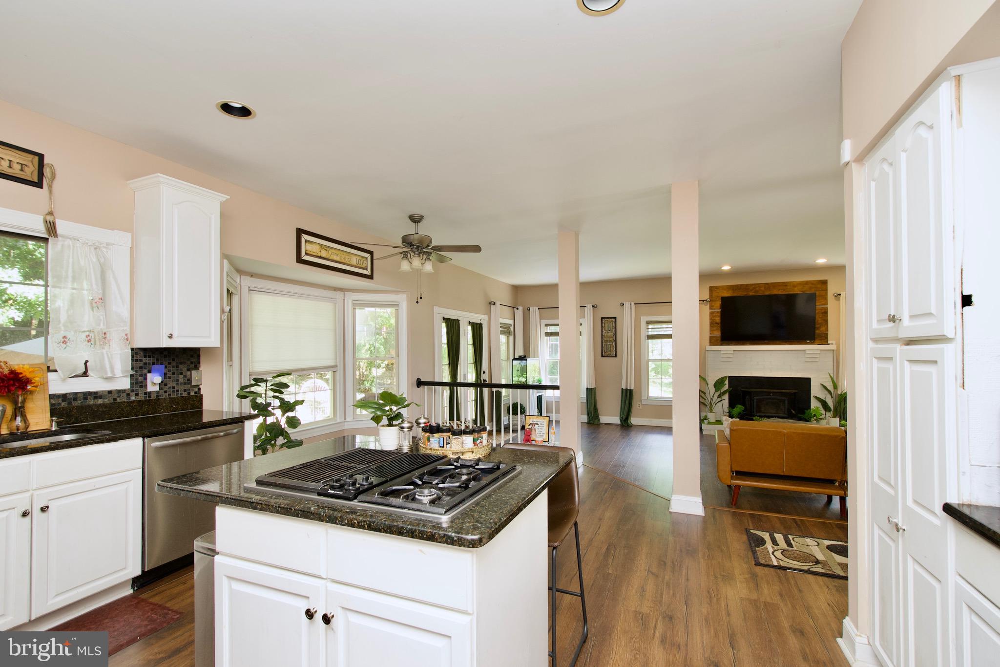 NEELSVILLE ESTATES - Residential