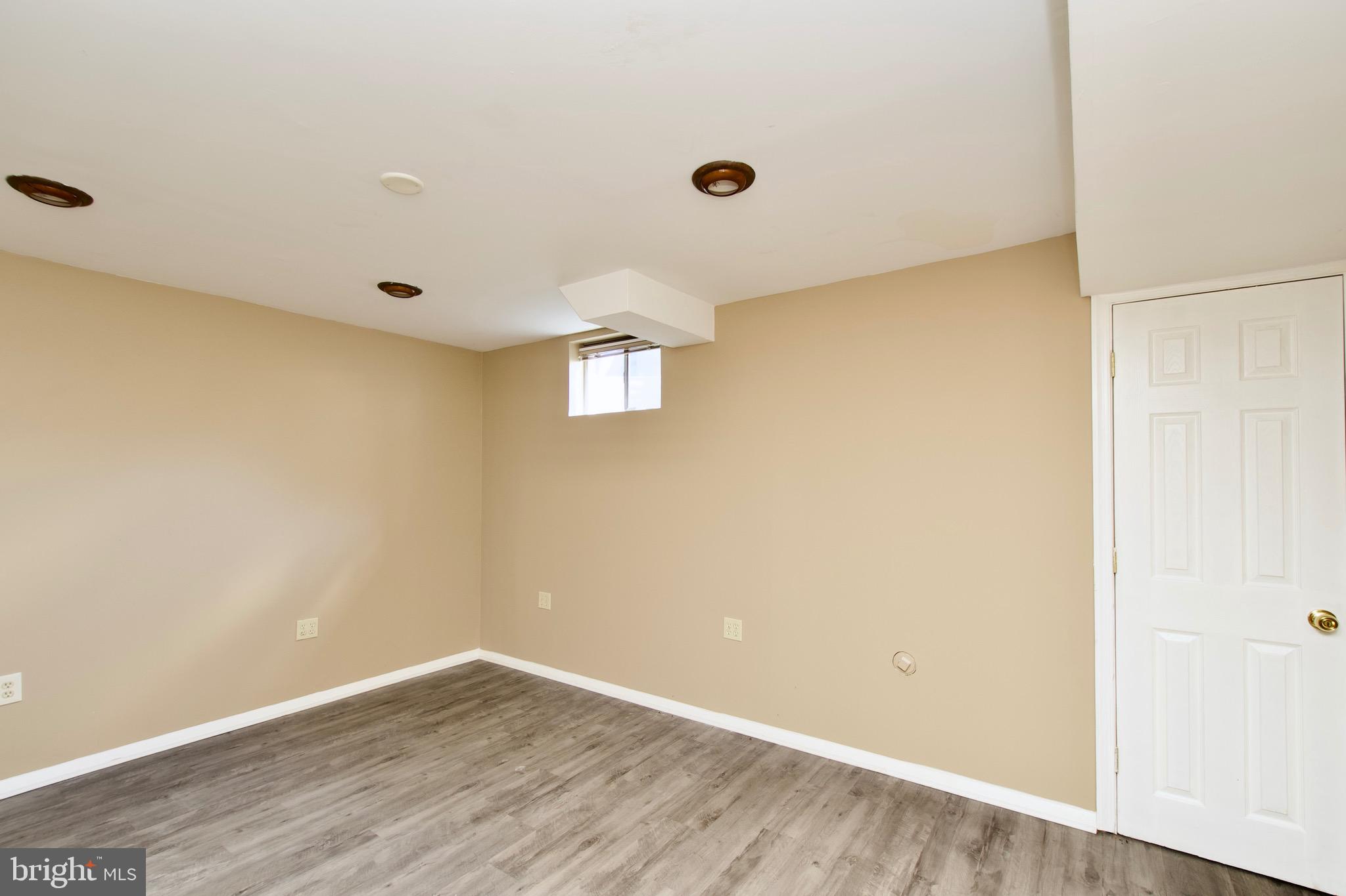 NEELSVILLE ESTATES - Residential