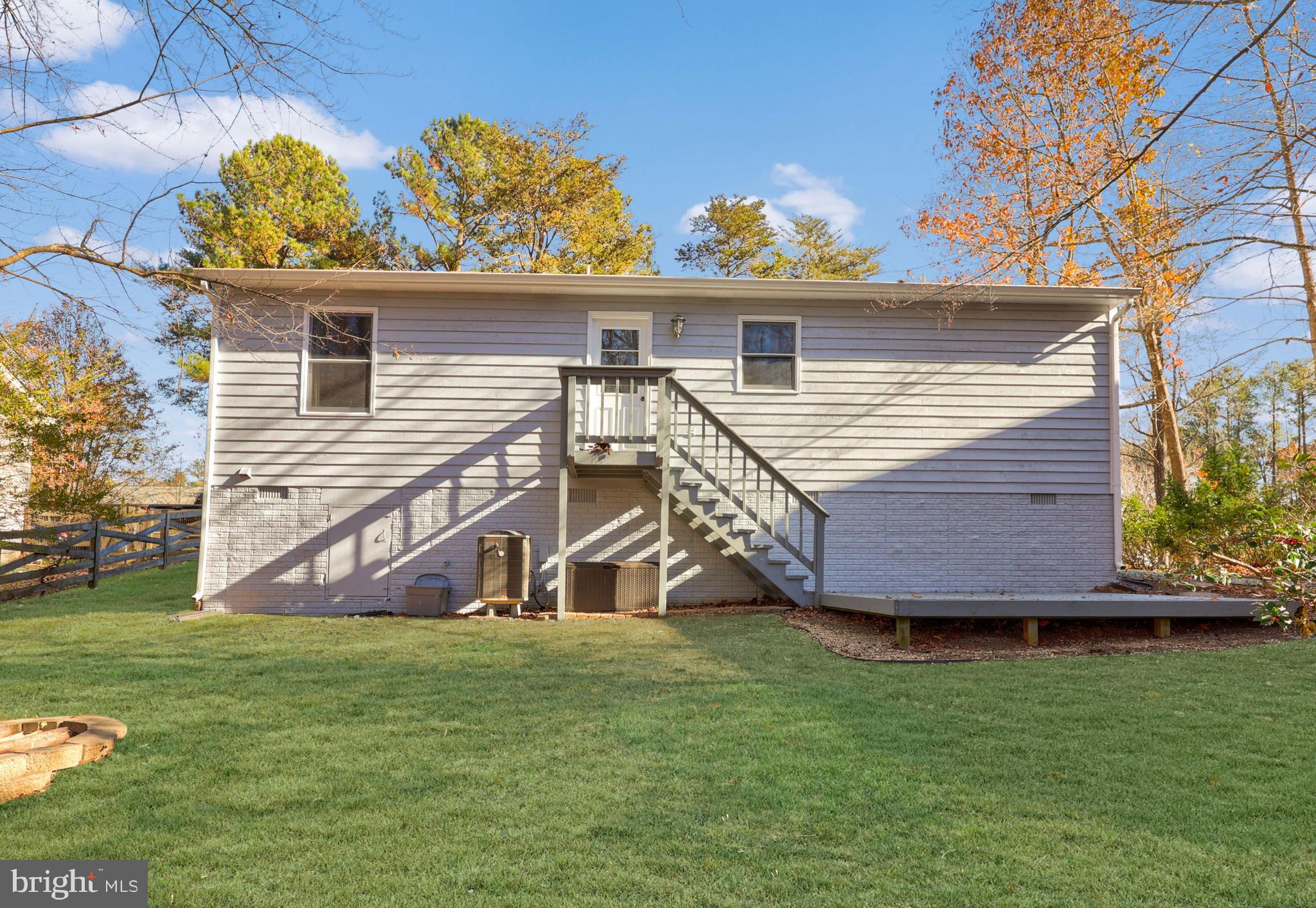 LAKE CAROLINE - Residential