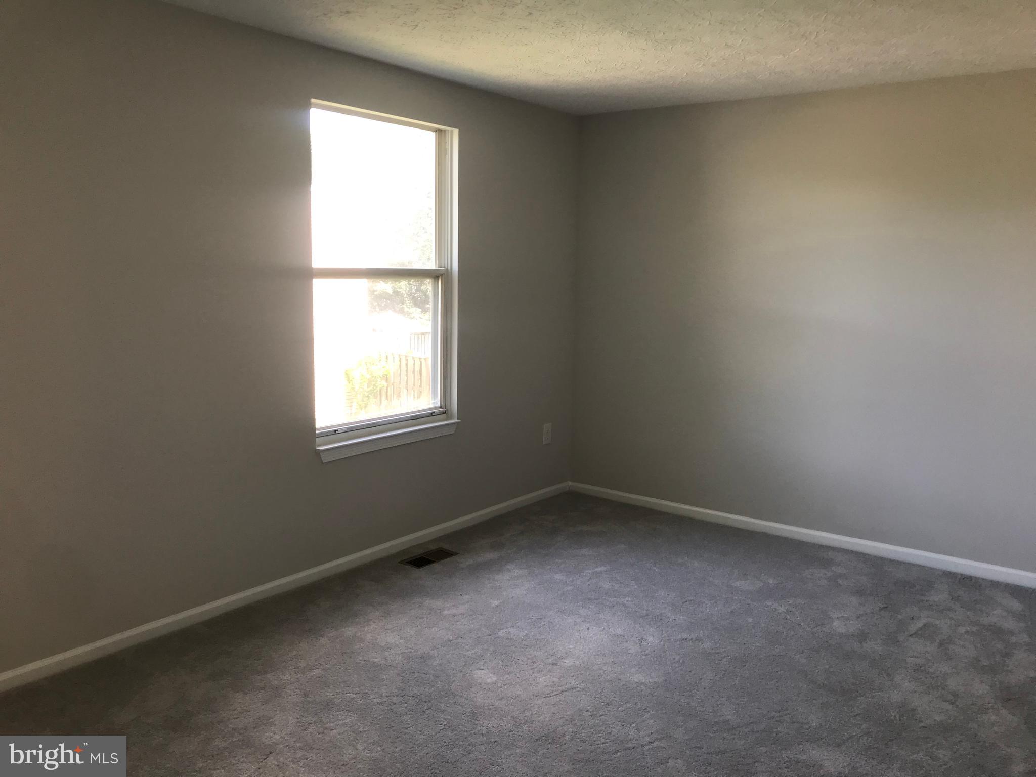 HILLCREST ORCHARDS - Residential Lease