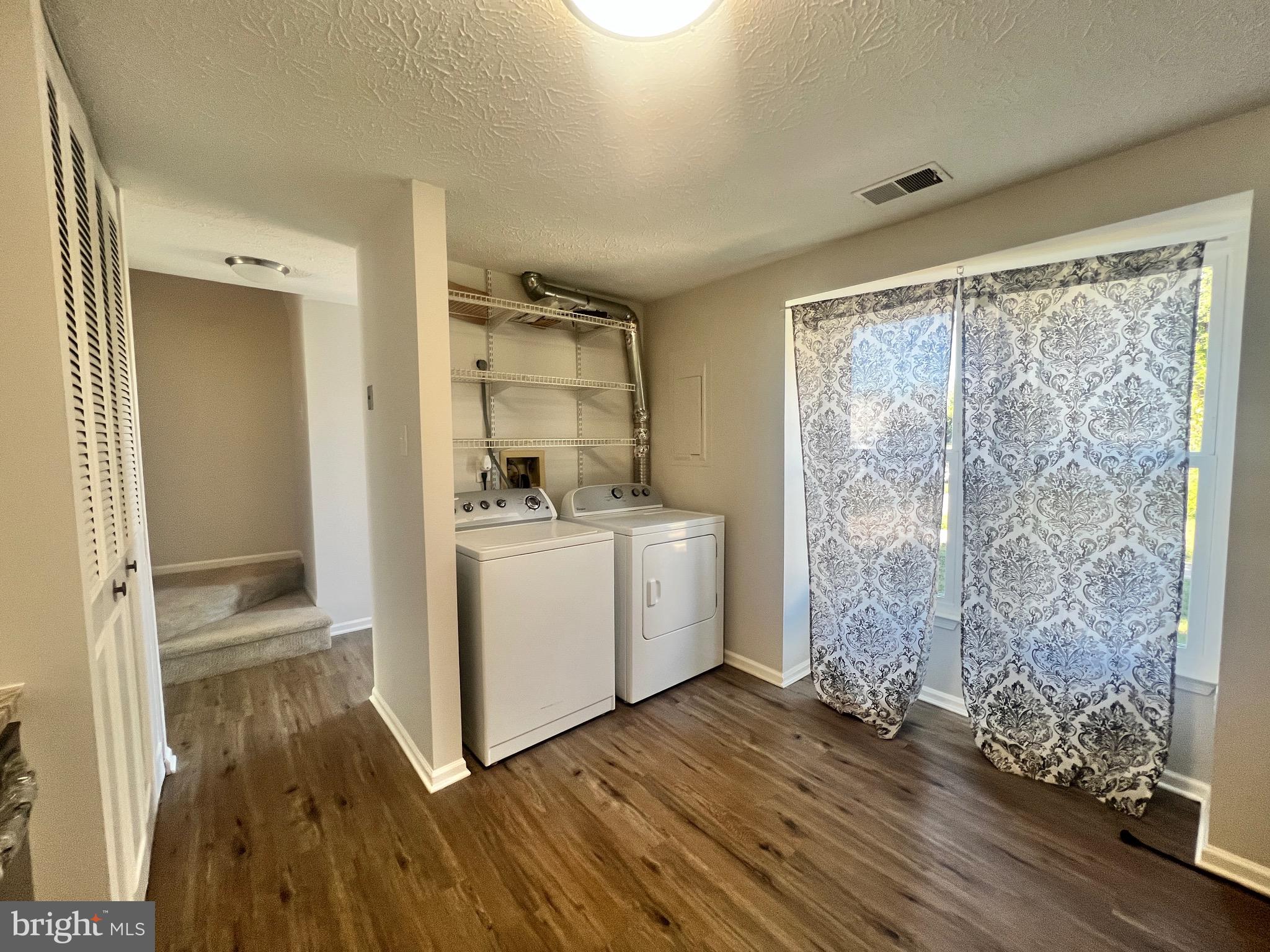 HILLCREST ORCHARDS - Residential Lease