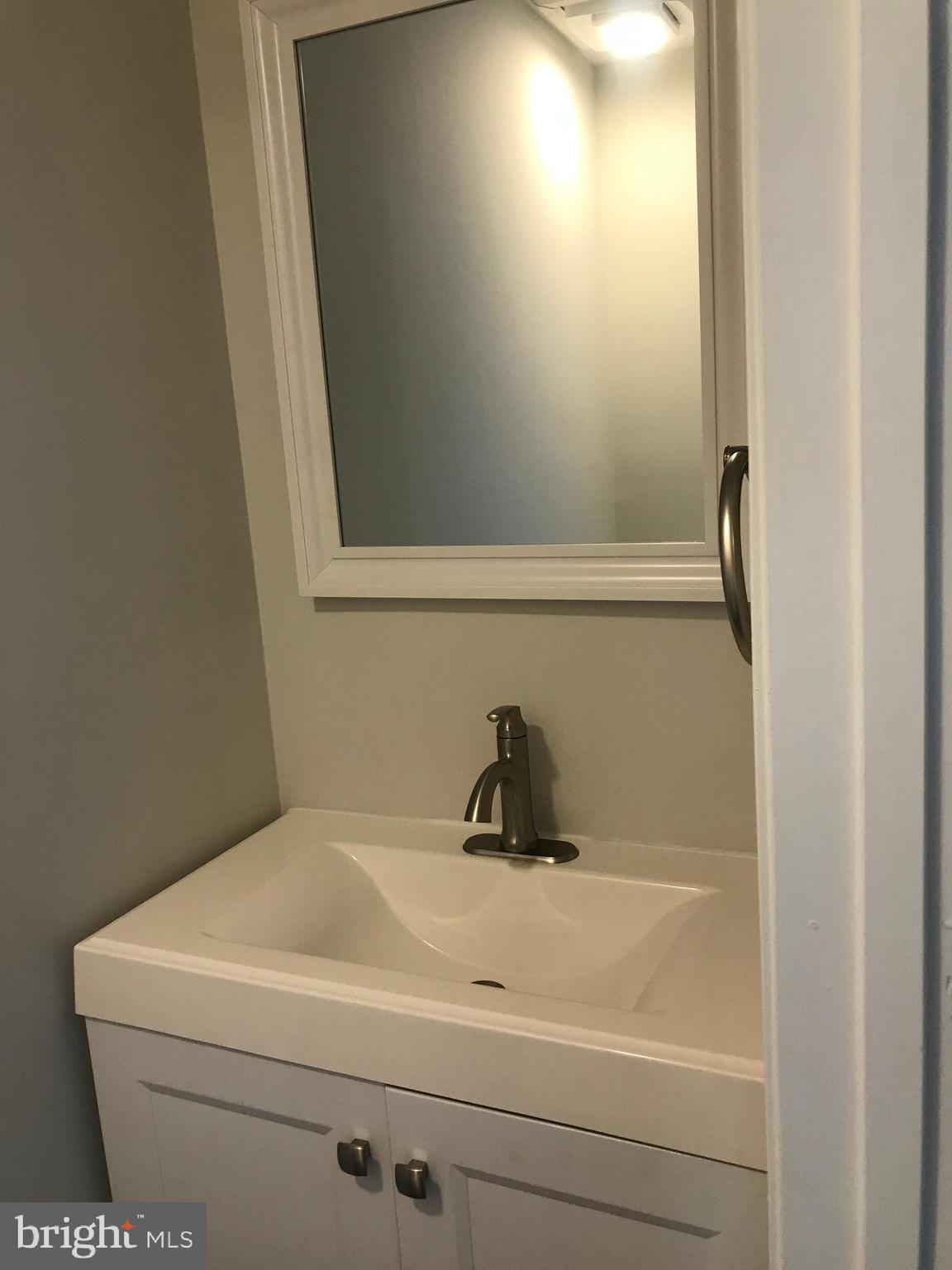 HILLCREST ORCHARDS - Residential Lease