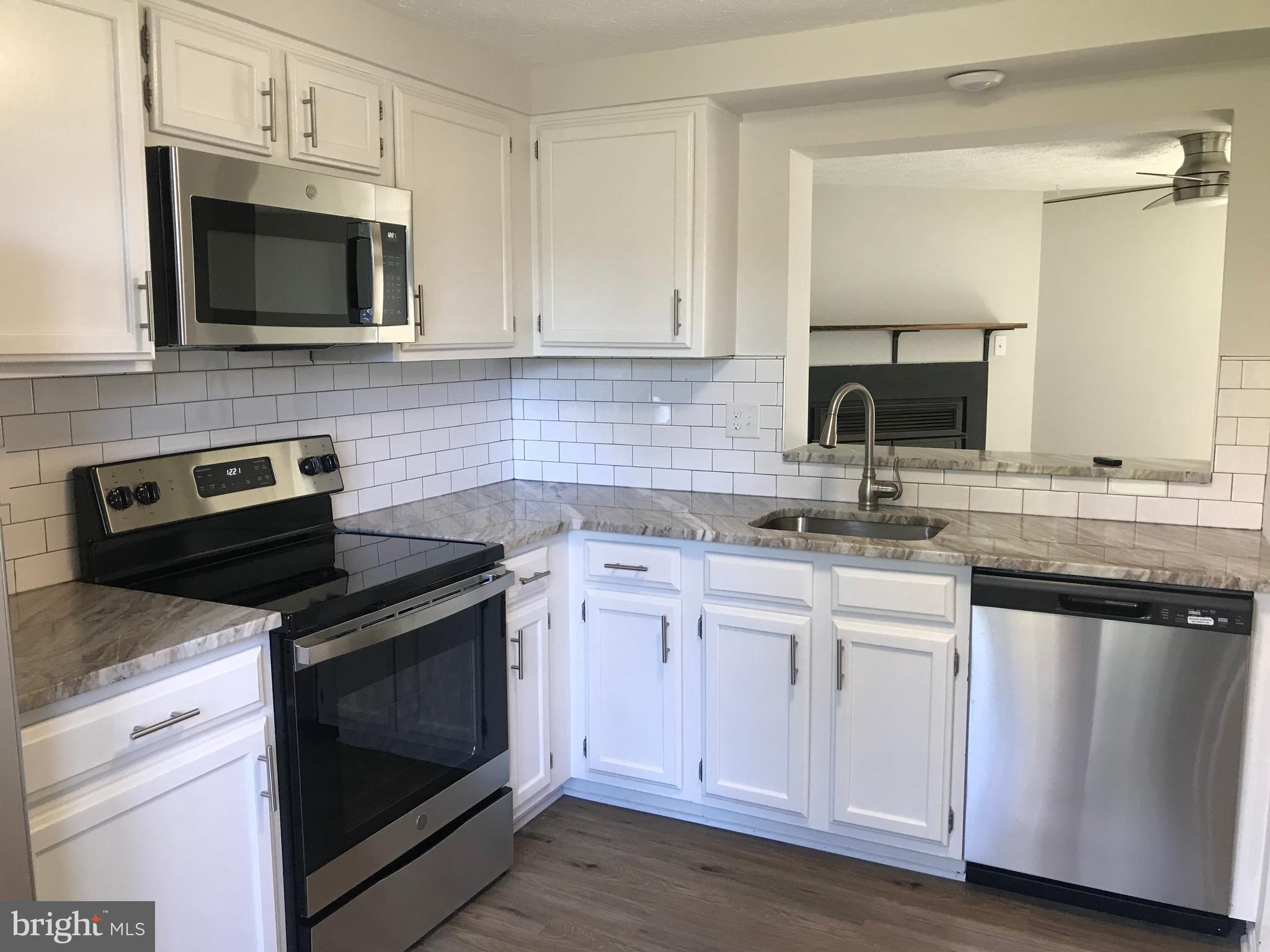 HILLCREST ORCHARDS - Residential Lease