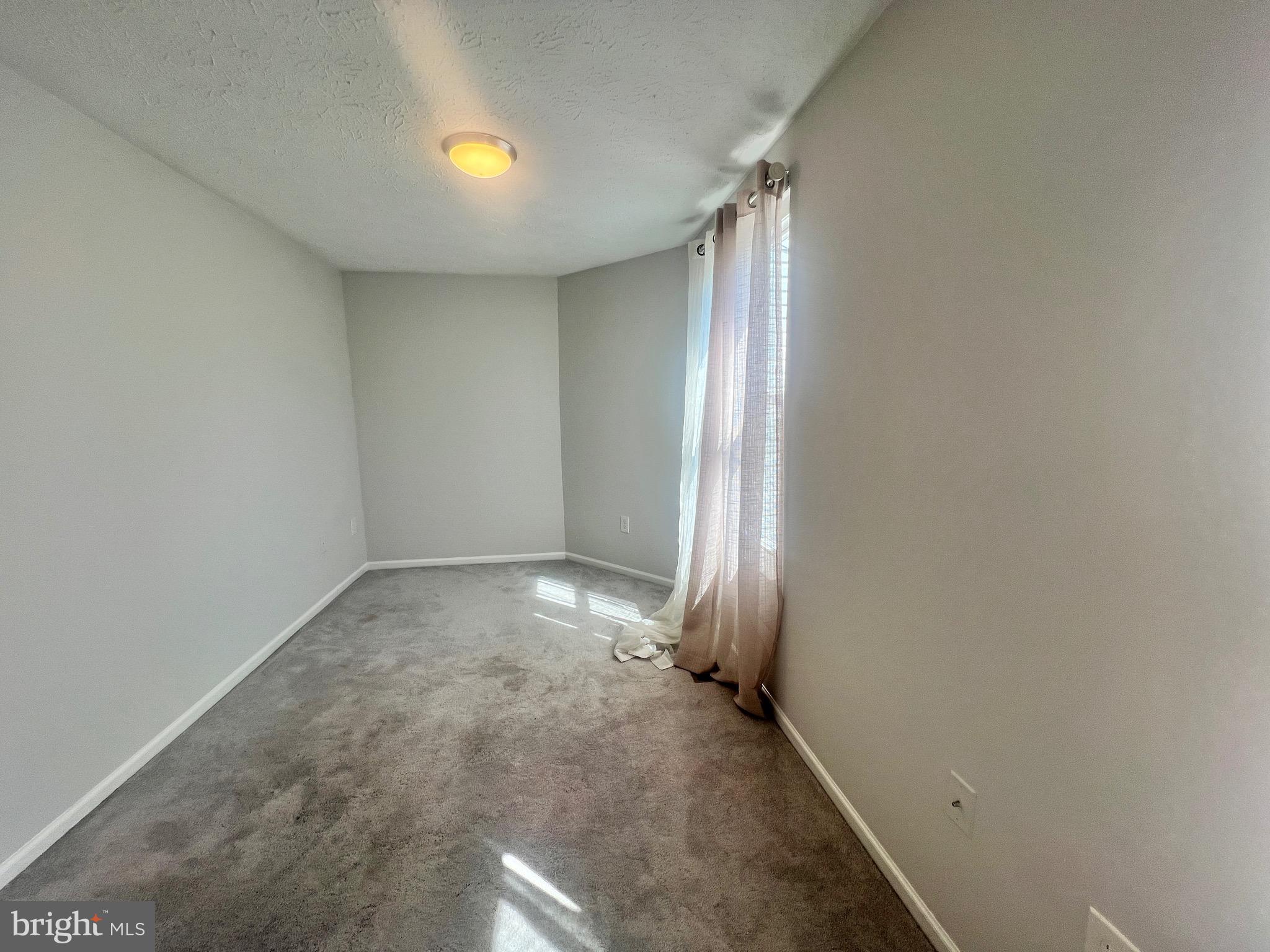 HILLCREST ORCHARDS - Residential Lease